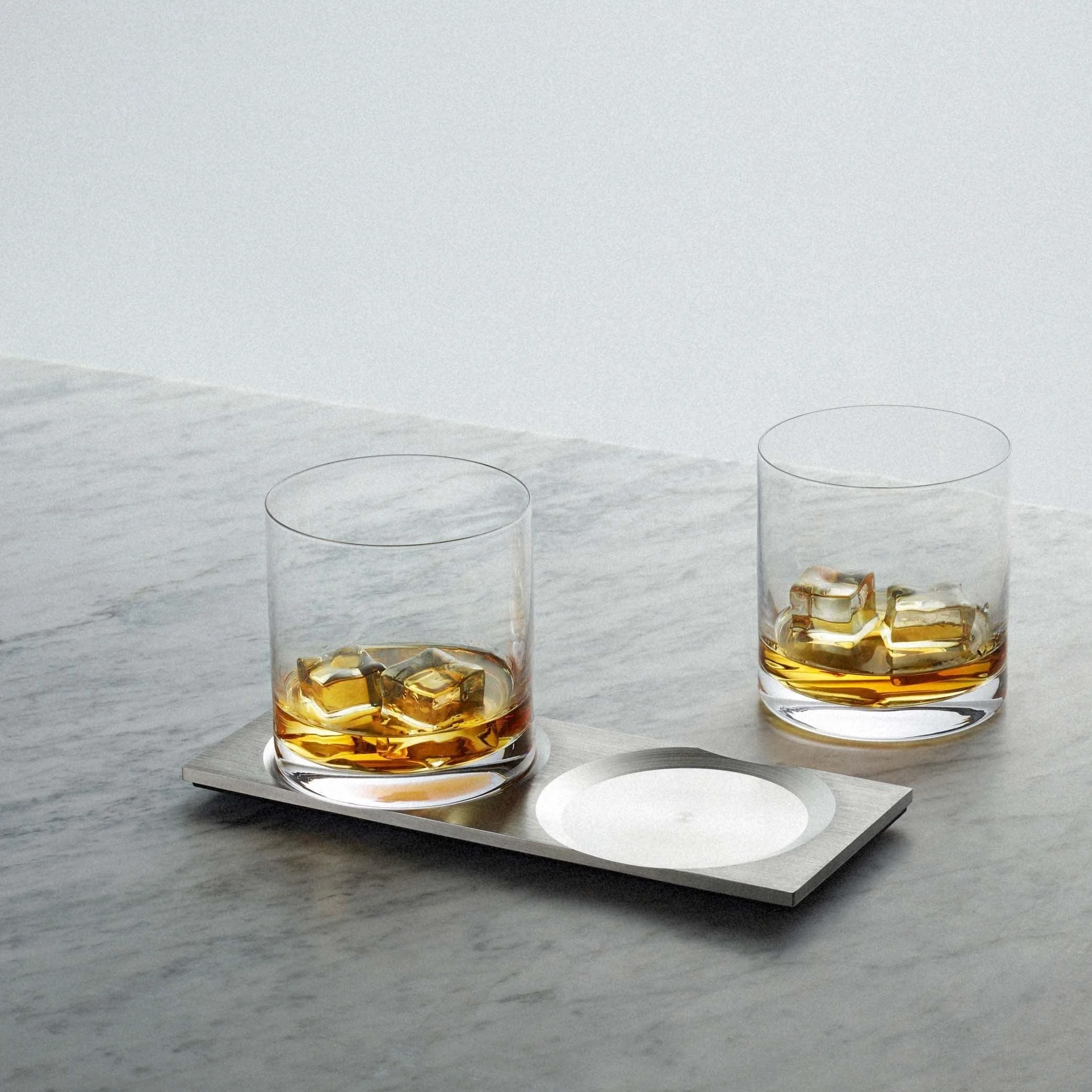tava-cu-pahare-whisky-machined-buster-and-punch-paris14a-ro-3.jpg