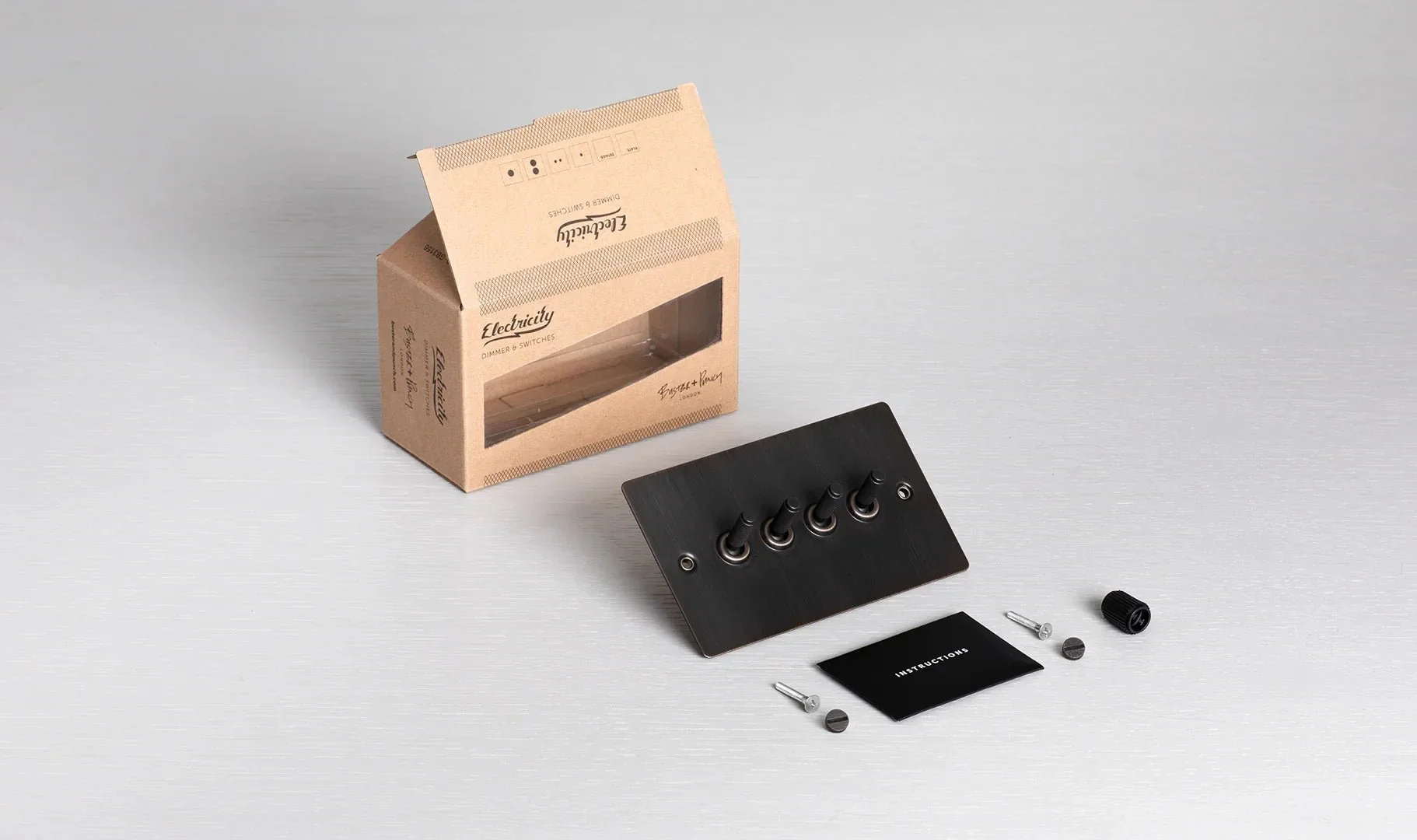 4G-TOGGLE_Smoked-Bronze_Unbox_d32539f7-4d0e-4d7d-b5da-475a4381a84f.jpg