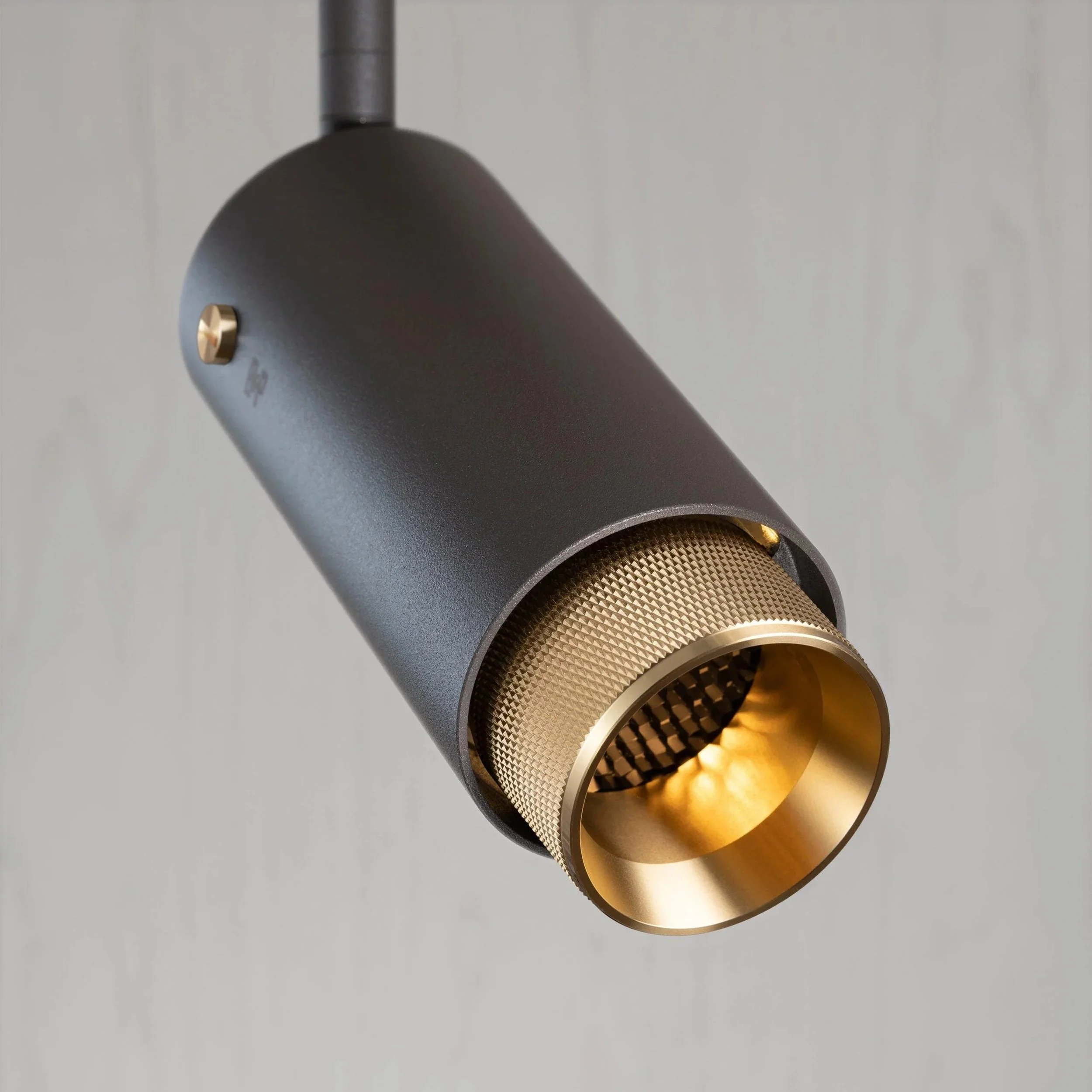 reflector-pe-sina-exhaust-track-cross-graphite-buster-and-punch-paris14a-ro-5.jpg