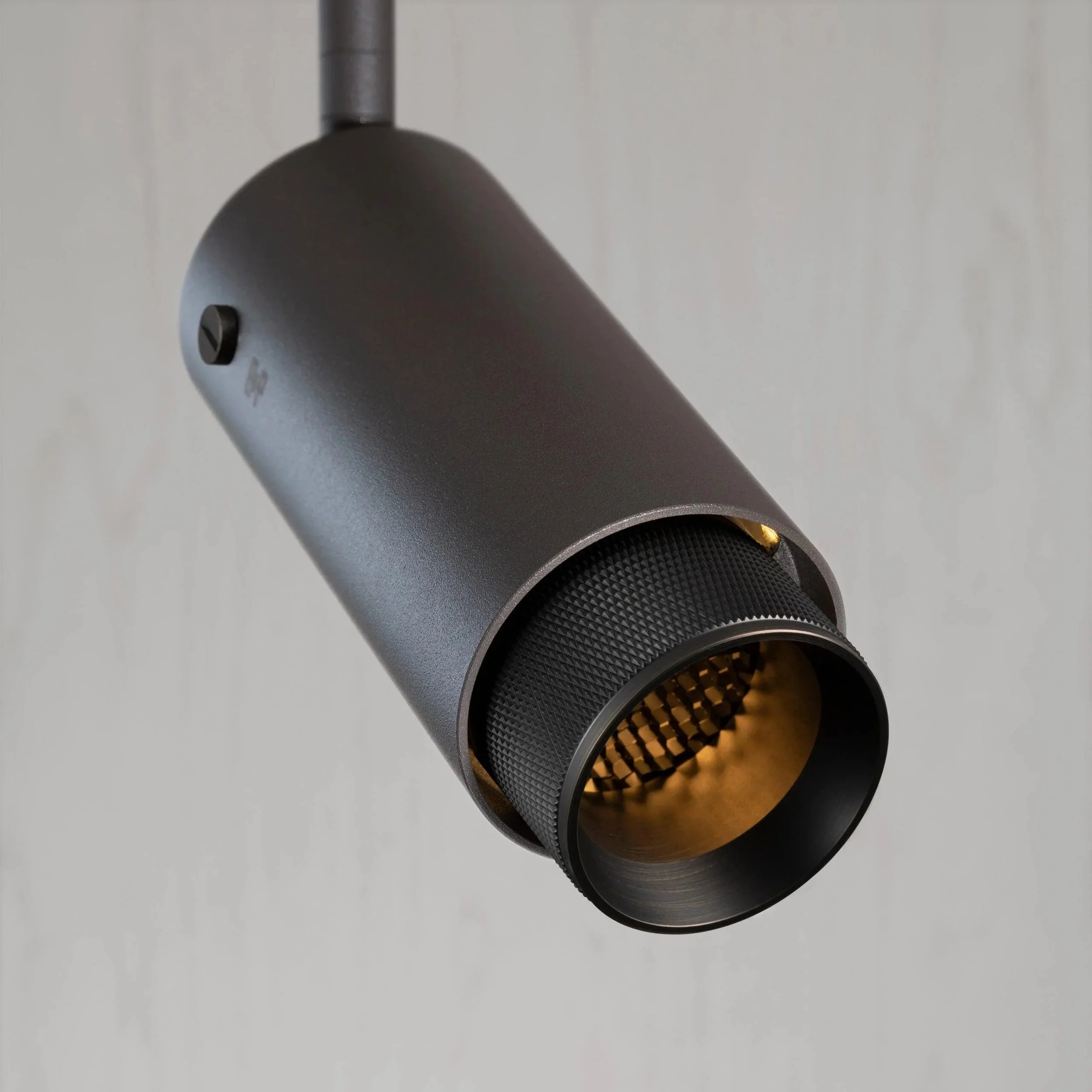 reflector-pe-sina-exhaust-track-cross-graphite-buster-and-punch-paris14a-ro-8.jpg