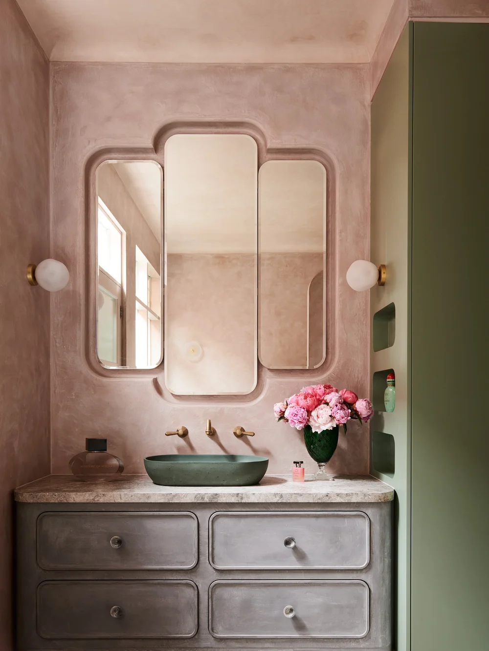 Dawn to Dusk — bathroom vanity detail, Fitzroy North
