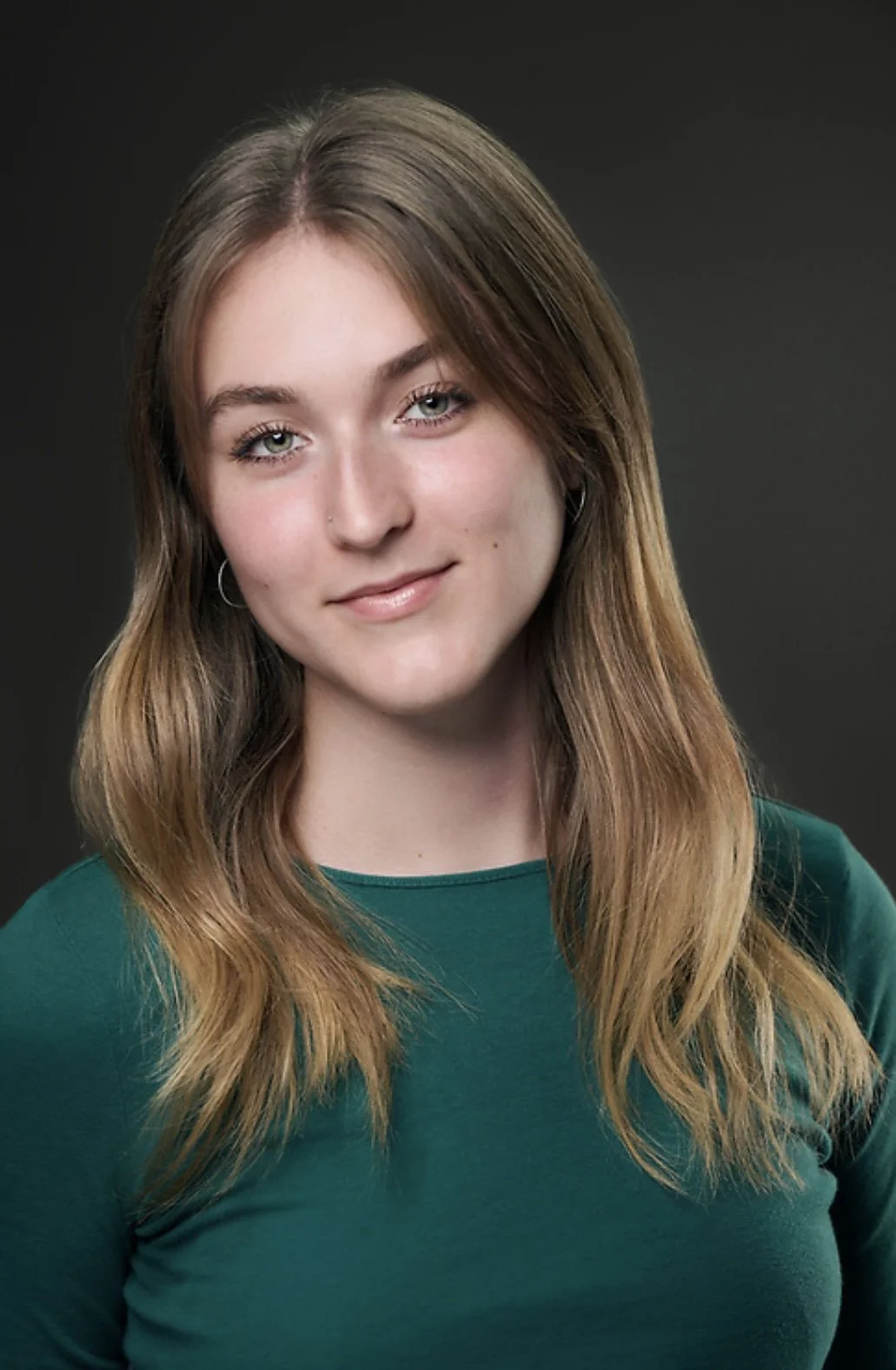 Quinn DeVries Headshot 2 .jpg