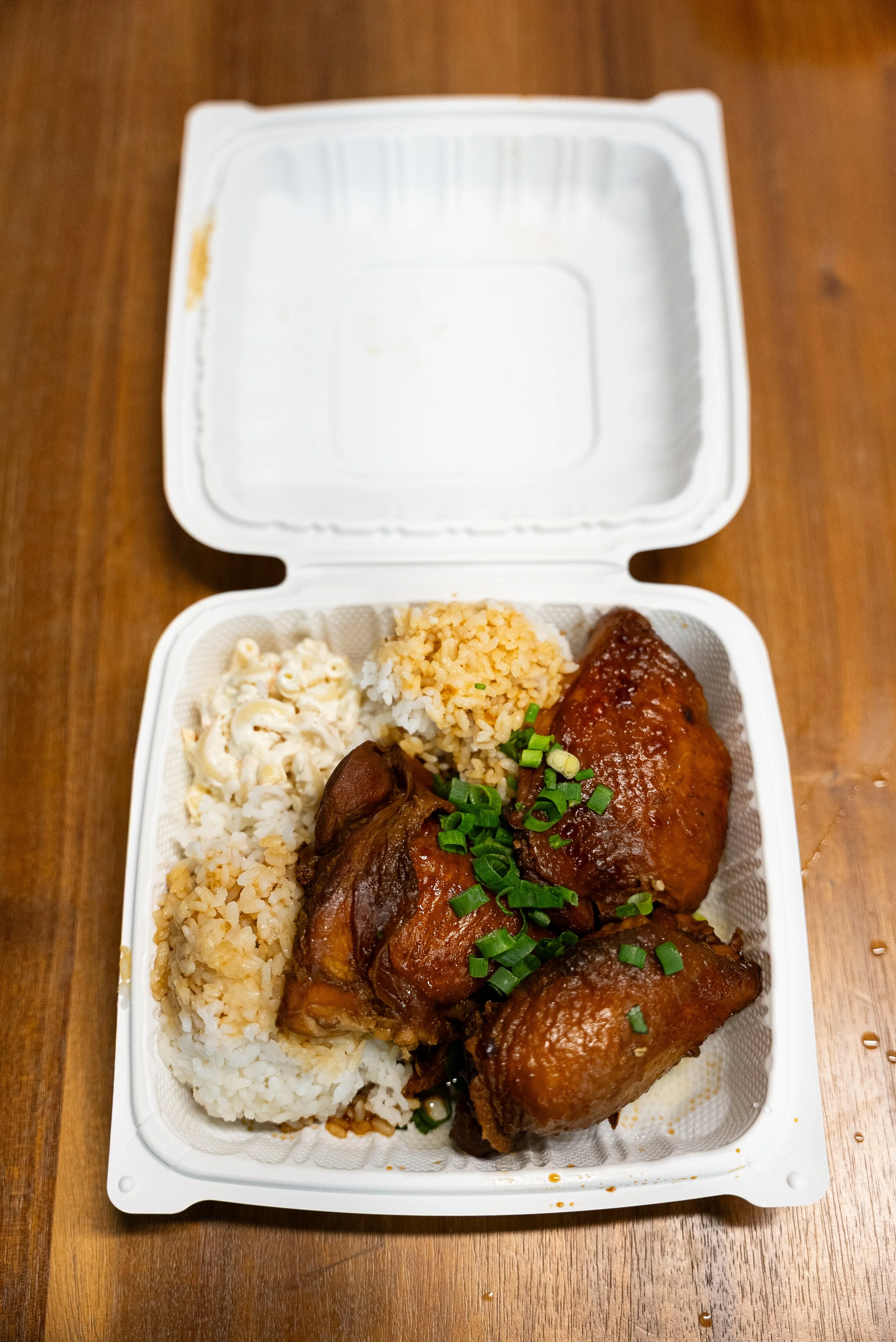 Why Tamura’s Market is the Go-To Spot for Fresh Hawaiian Poke