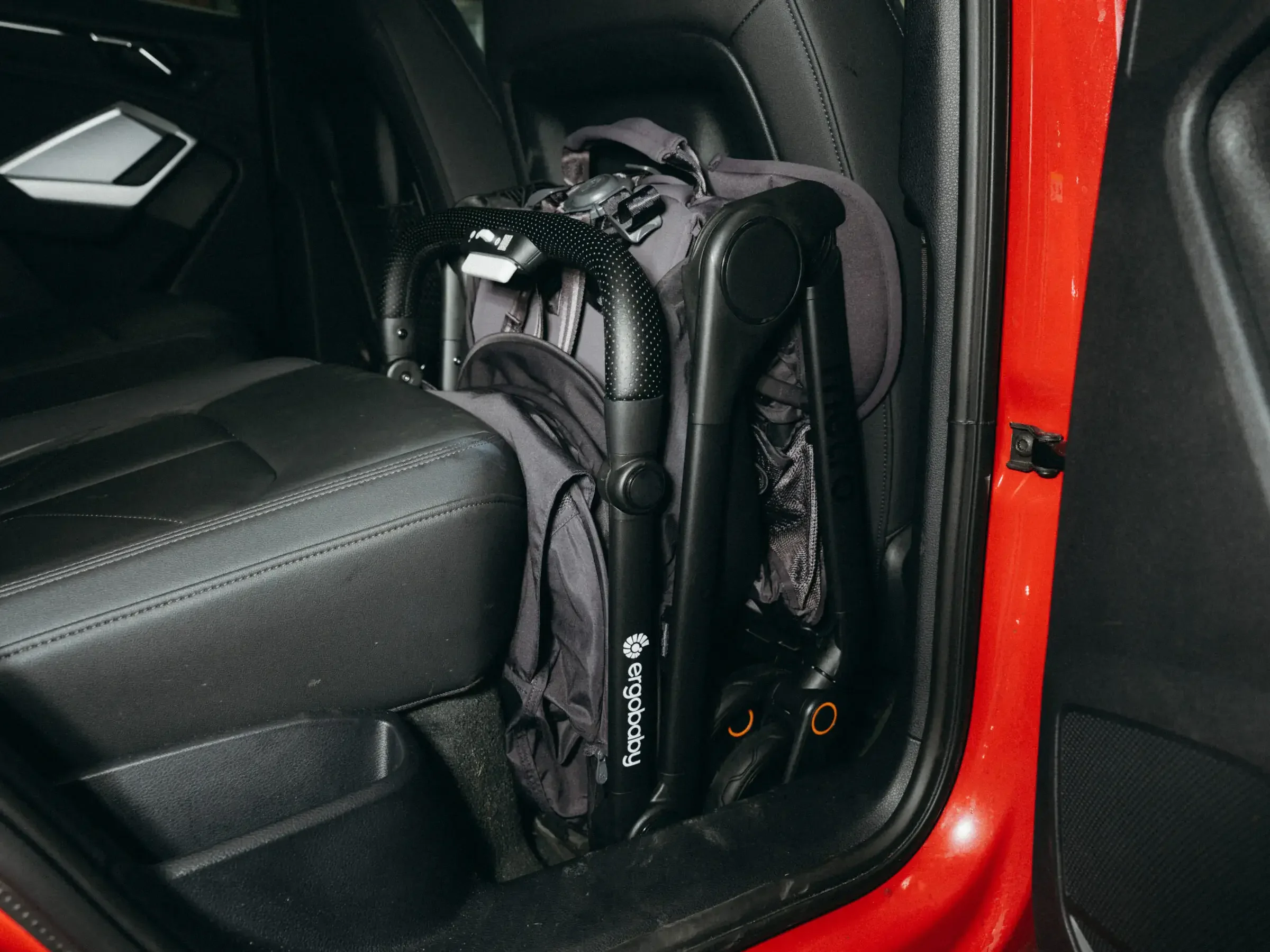 Ergobaby Metro 3 stroller – ultra-compact and comfortable travel stroller for rent with BabyNomad in Croatia.