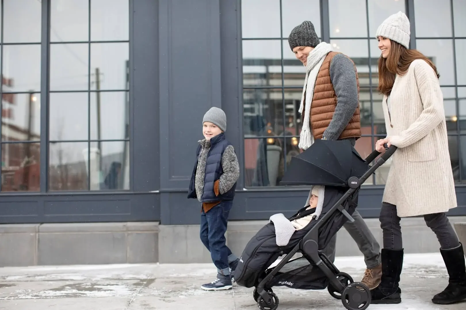 Baby in Ergobaby Metro footmuff rental BabyNomad