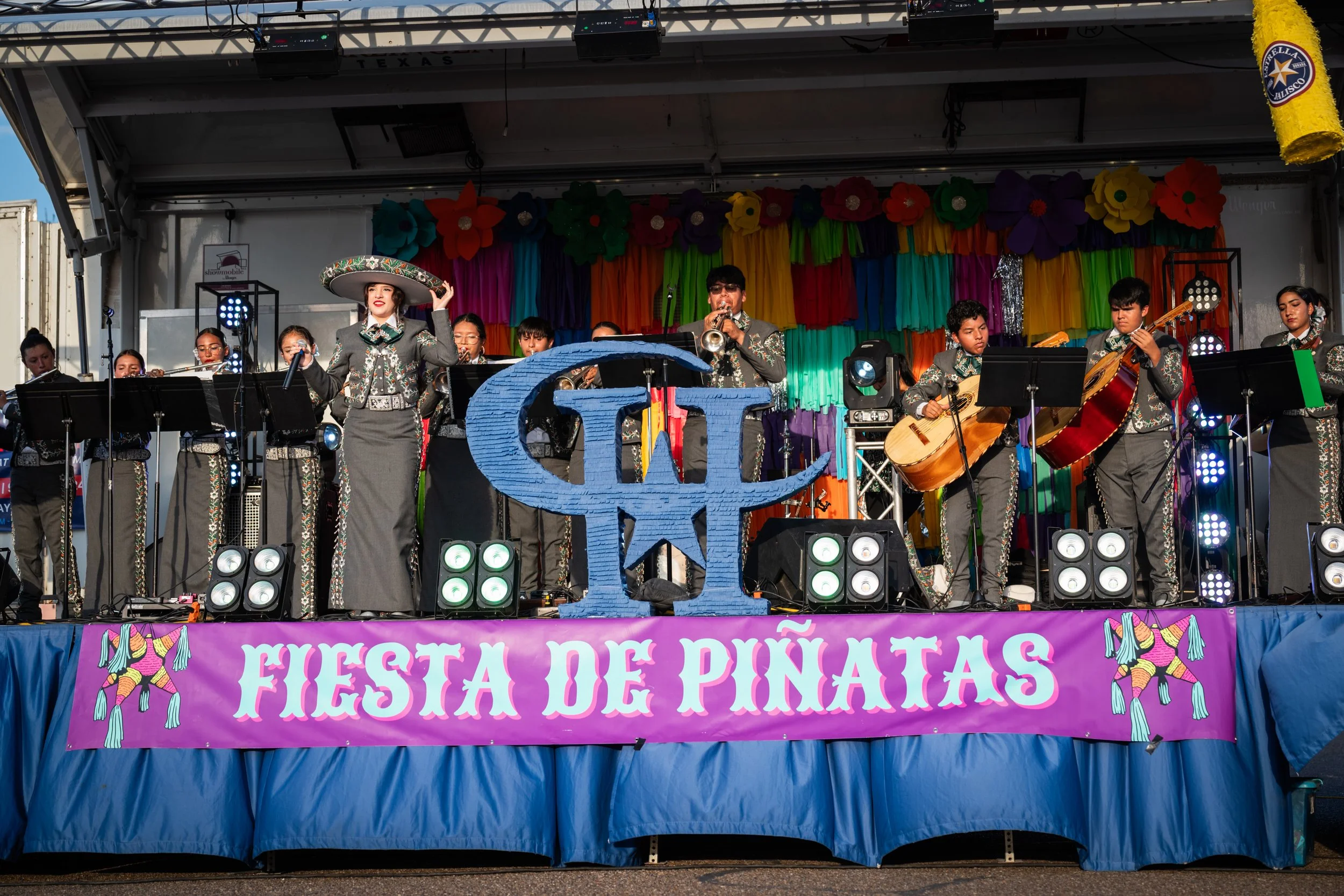 FiestaDePinatas-04.jpg