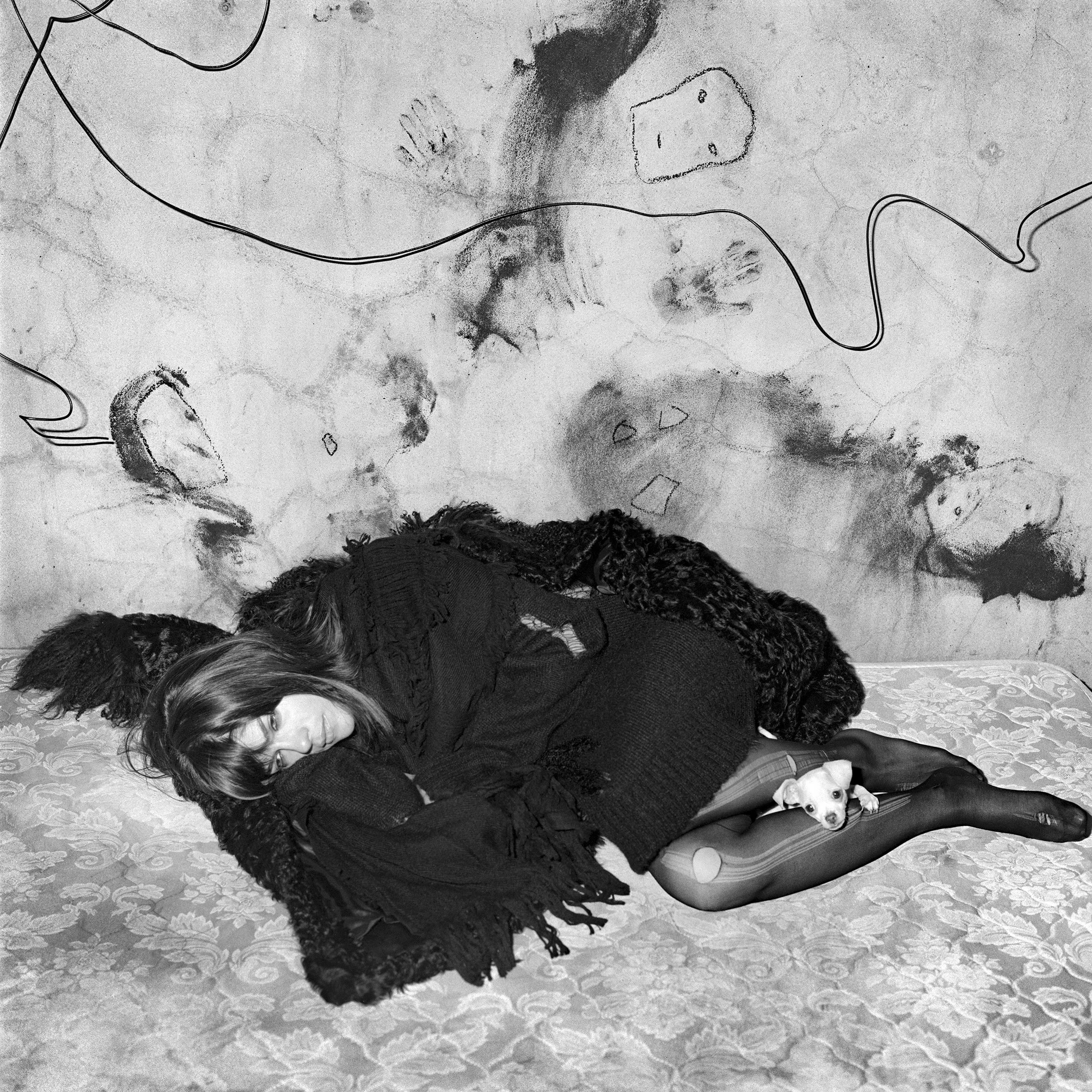 Selma Blair and Scruffy, 2005.jpg