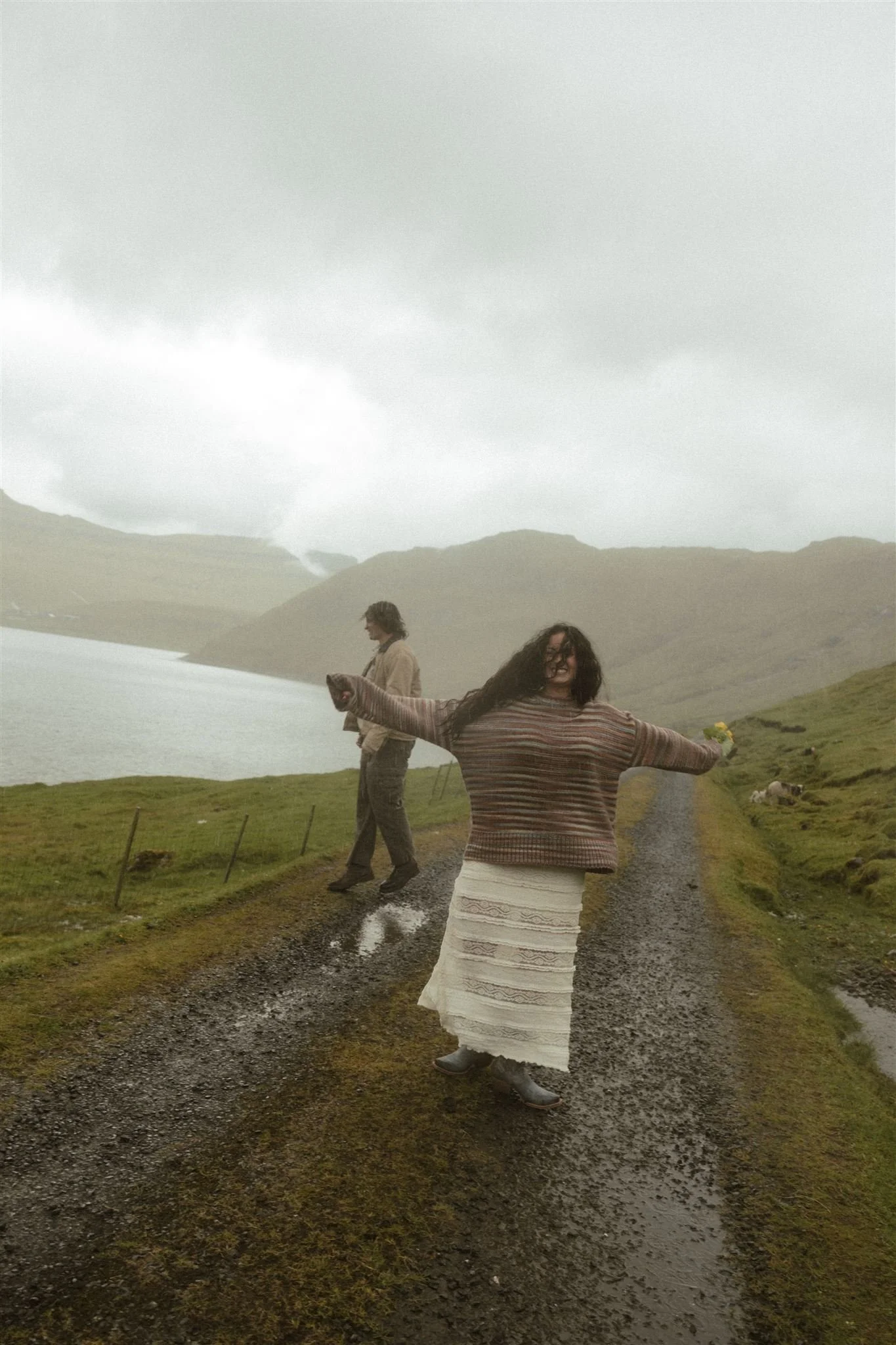 Sheep & rain Hailee & Andrew_by Timna Rosenthaler-51_websize.jpg
