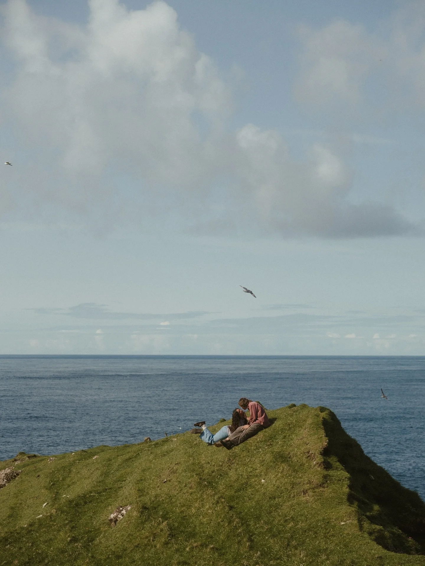 Promise we&rsquo;ll see the world together? 🥹🪶🤍

keywords: 
cinematic couple session, adventure couple photography, storytelling photography, couple goals, Europe couple photographer, travel photography, couple photo aesthetics, dreamy, fun, laidb