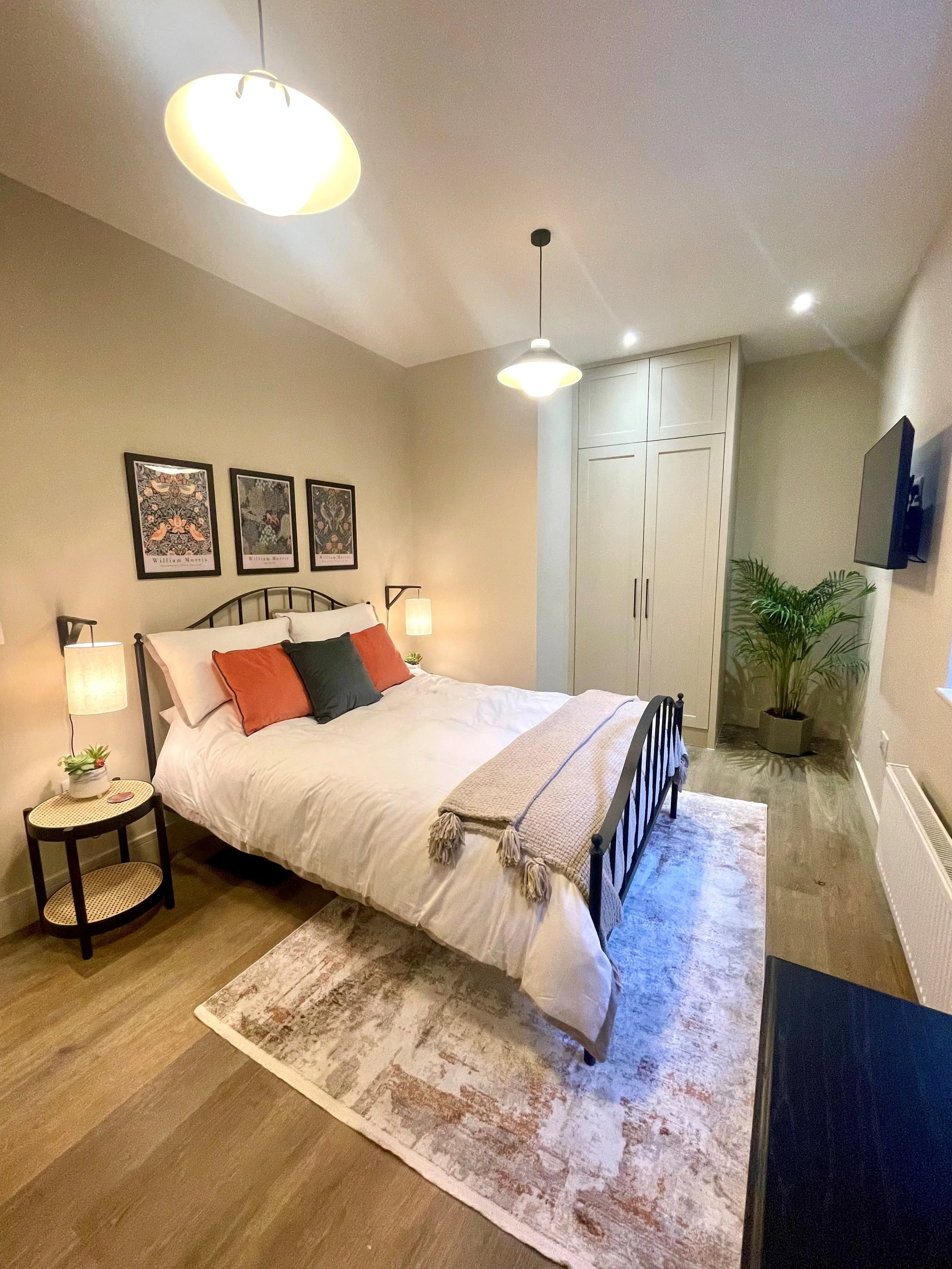 serviced accommodation westcliff builder.jpg