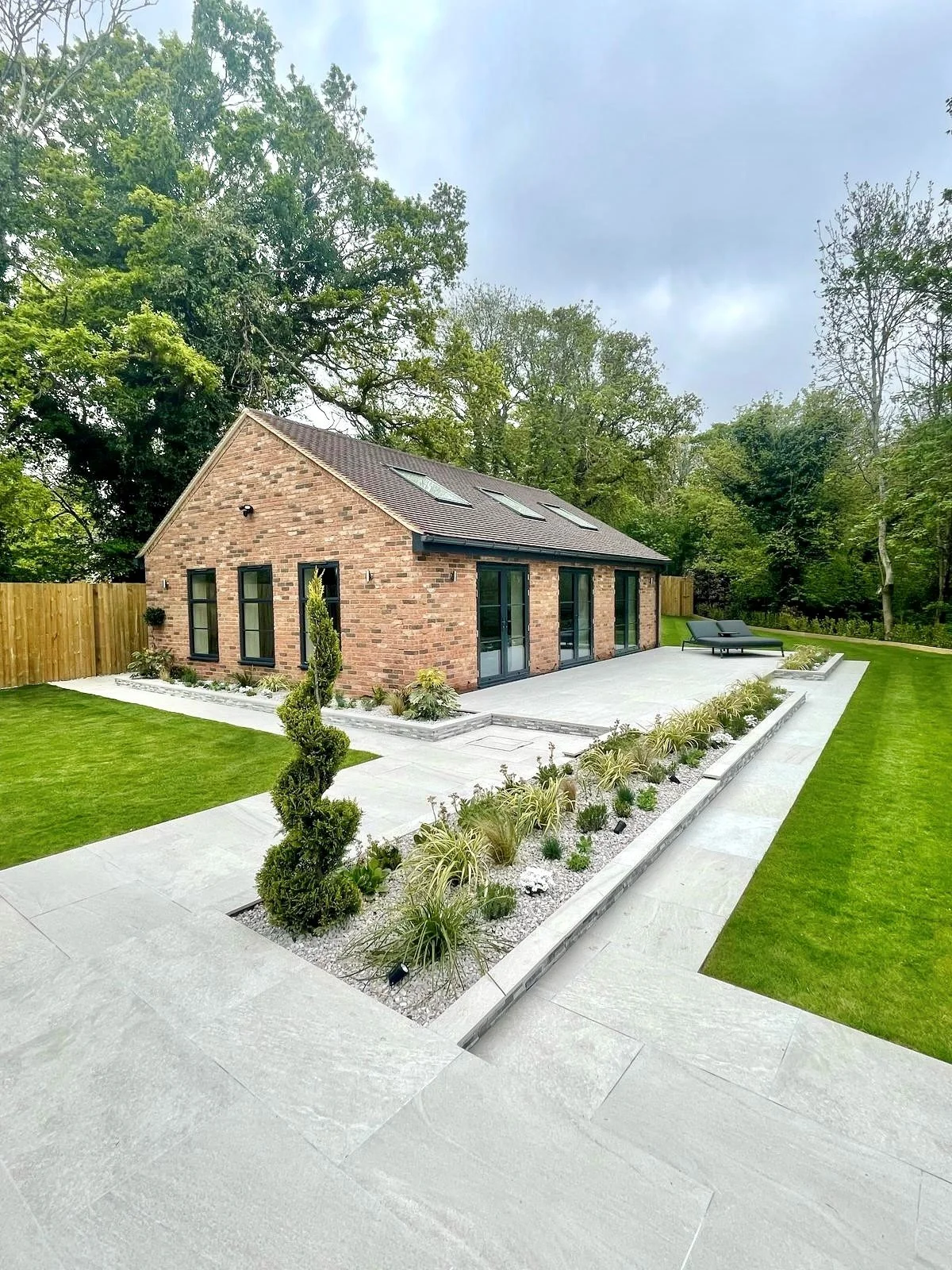 garden room builder in essex.jpg