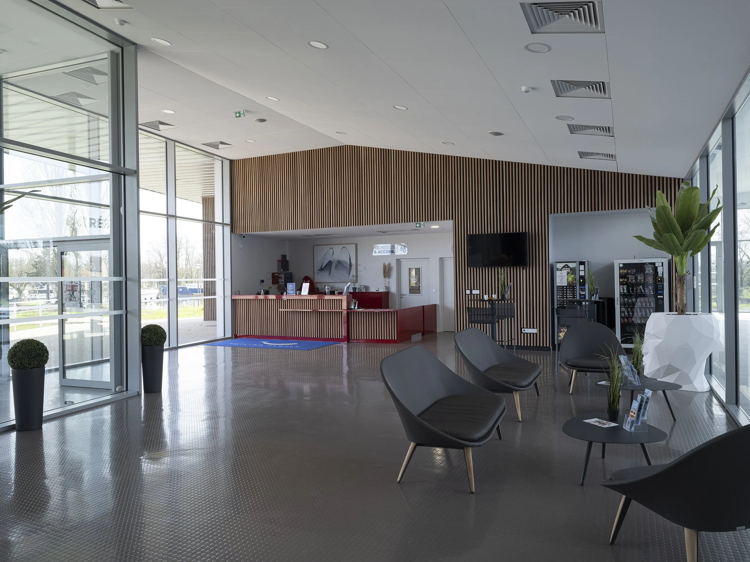 04-stflo-hall-1.jpg