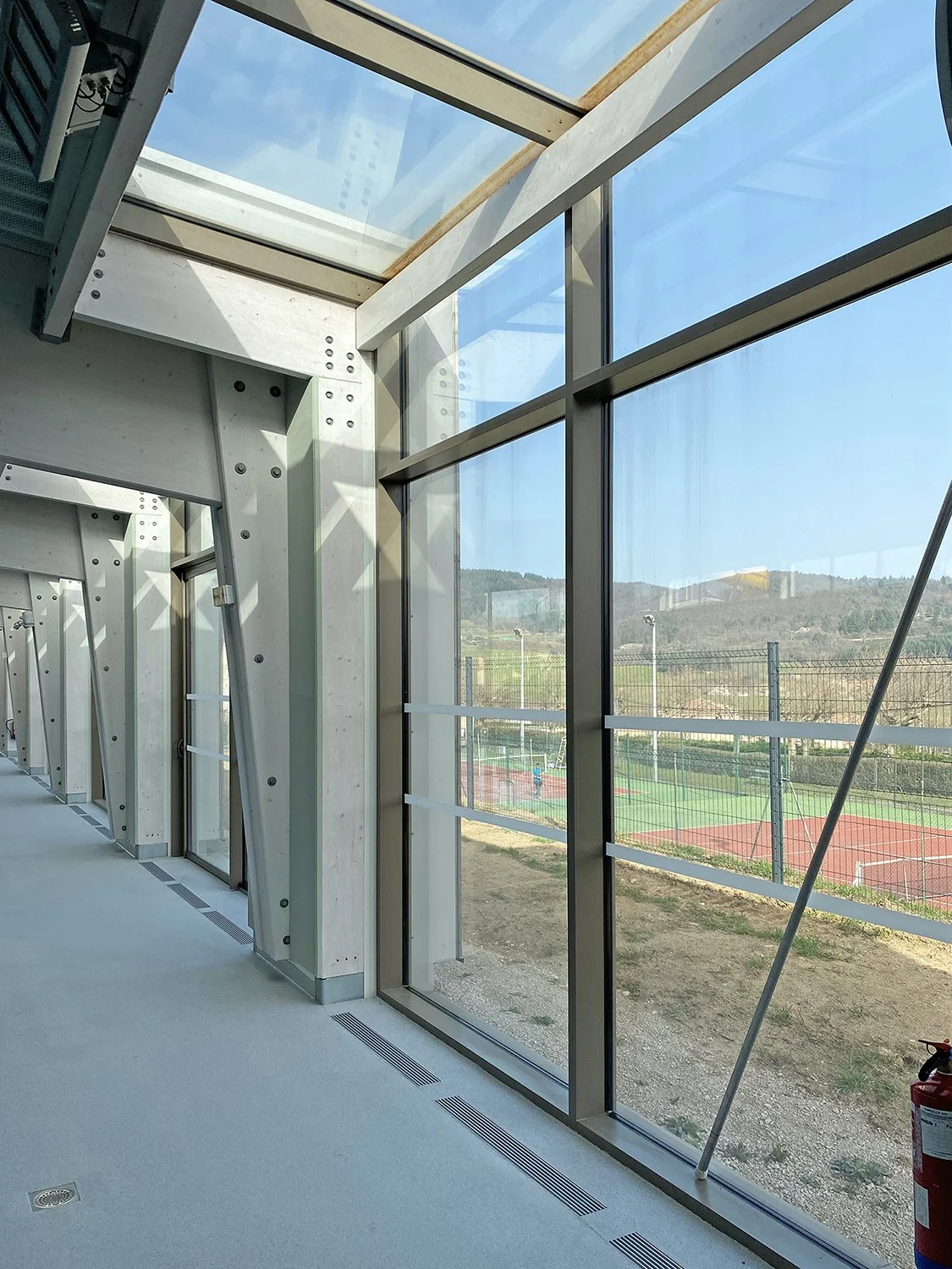 06-vernoux baie halle.jpg
