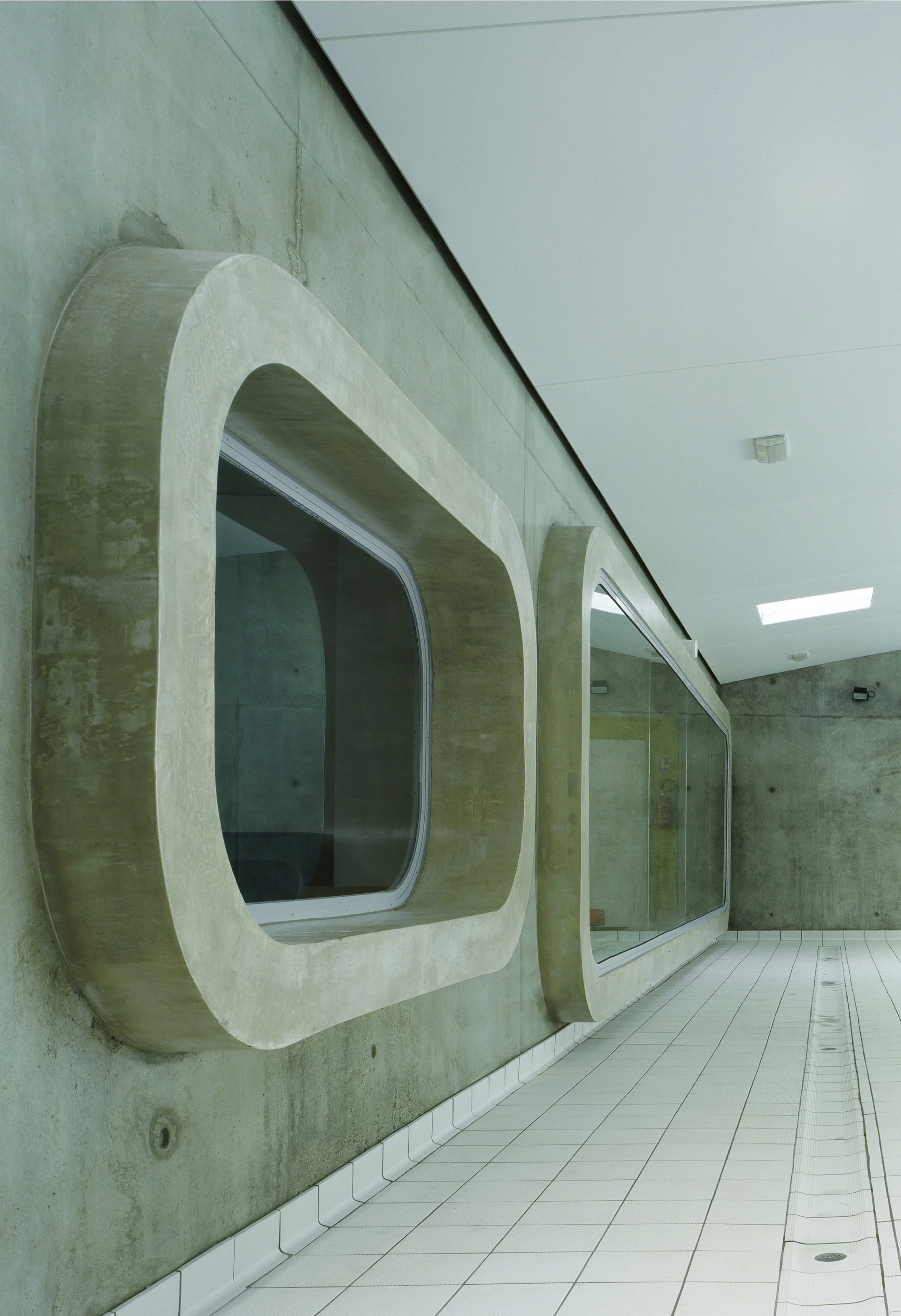 09tremblay-porthole_hall.jpg