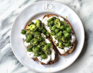 PEAS ON TOAST