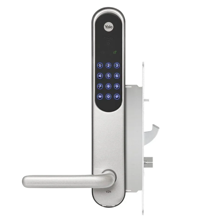 Digitalt lås med pekknappsats och handtag.