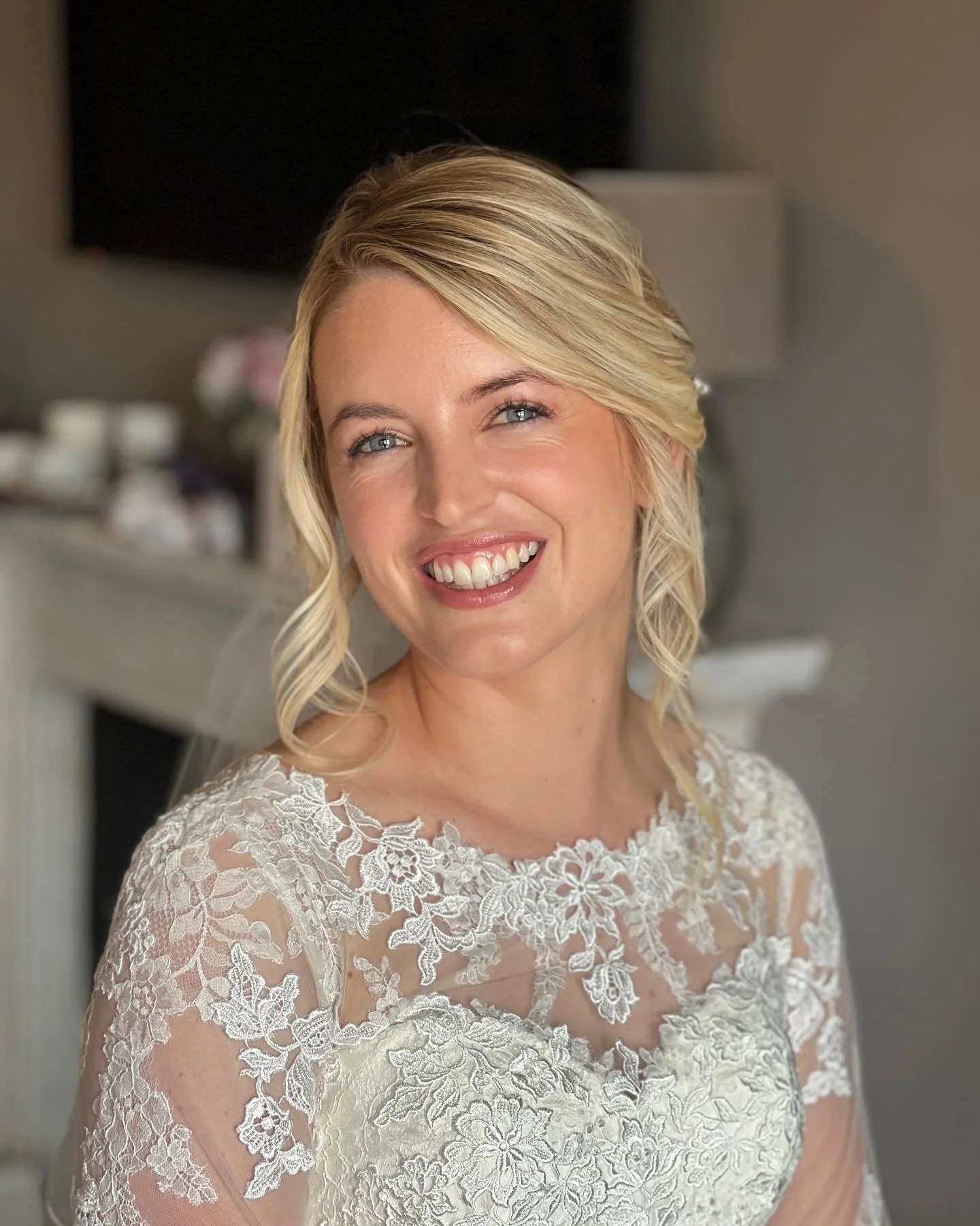 MU - Rachel Spence Wedding Makeup.jpeg