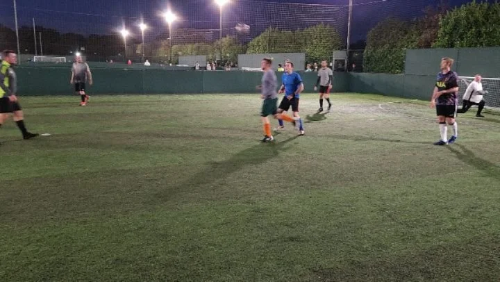 ⚽️ FootyFit ⚽️
Week 3 in underway!
Green Giants vs Unathletico FC
Man Titty vs Saucy Moobs FC