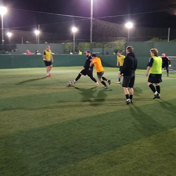 ⚽️ FOOTYFIT ⚽️

BENIDORM FC VS WOLVEAHAMBURGER 
MAN TITTY VS NEVER TONED FC