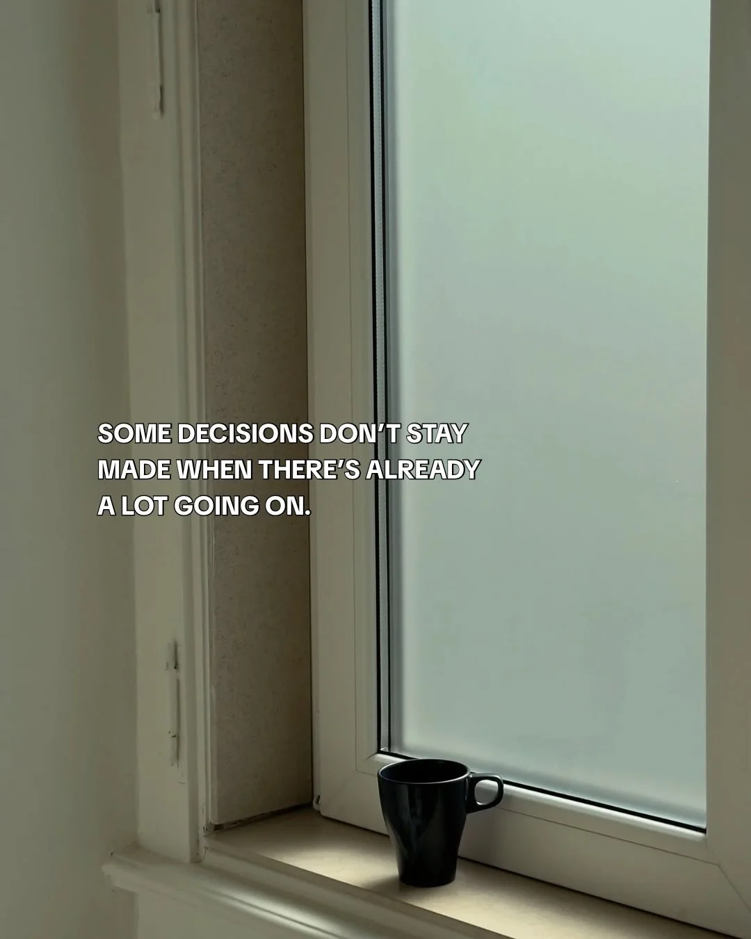 This is one of those things that doesn&rsquo;t feel dramatic.

You&rsquo;re not panicking.
Nothing&rsquo;s gone wrong.
You&rsquo;re just quietly holding more than is visible.

And when everything lives in your head &ndash; plans, risks, follow-throug