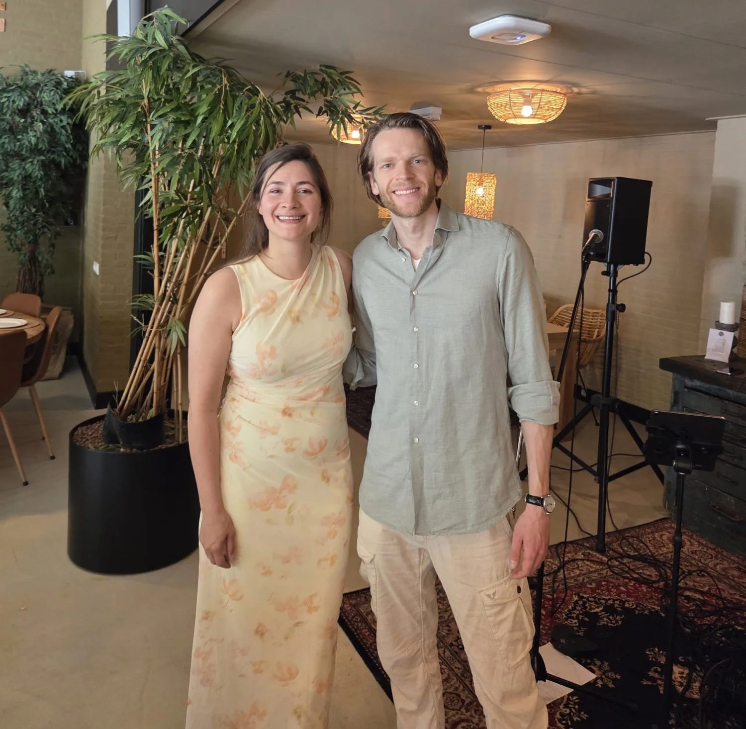 Biej De Tant Schinveld Limburg Live muziek Bruiloft Huwelijk, achtergrond muziek lunch feestje zang piano