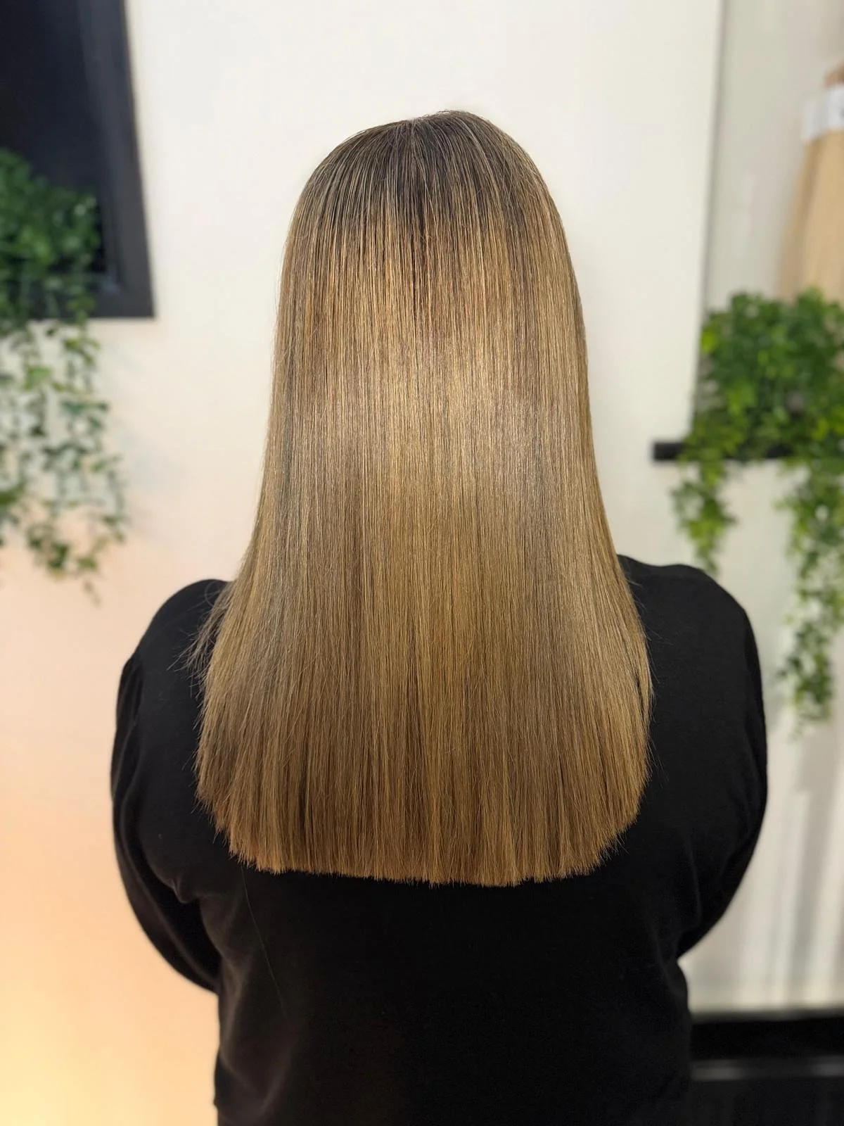 𝐒𝐭𝐮𝐧𝐧𝐢𝐧𝐠 𝐓𝐫𝐚𝐧𝐬𝐟𝐨𝐫𝐦𝐚𝐭𝐢𝐨𝐧 🖤

A half head of highlights and lowlights for soft contrast and added depth. Blending lighter and deeper tones to enhance texture and create that natural, seamless look.

All by our wonderful Junior Sty