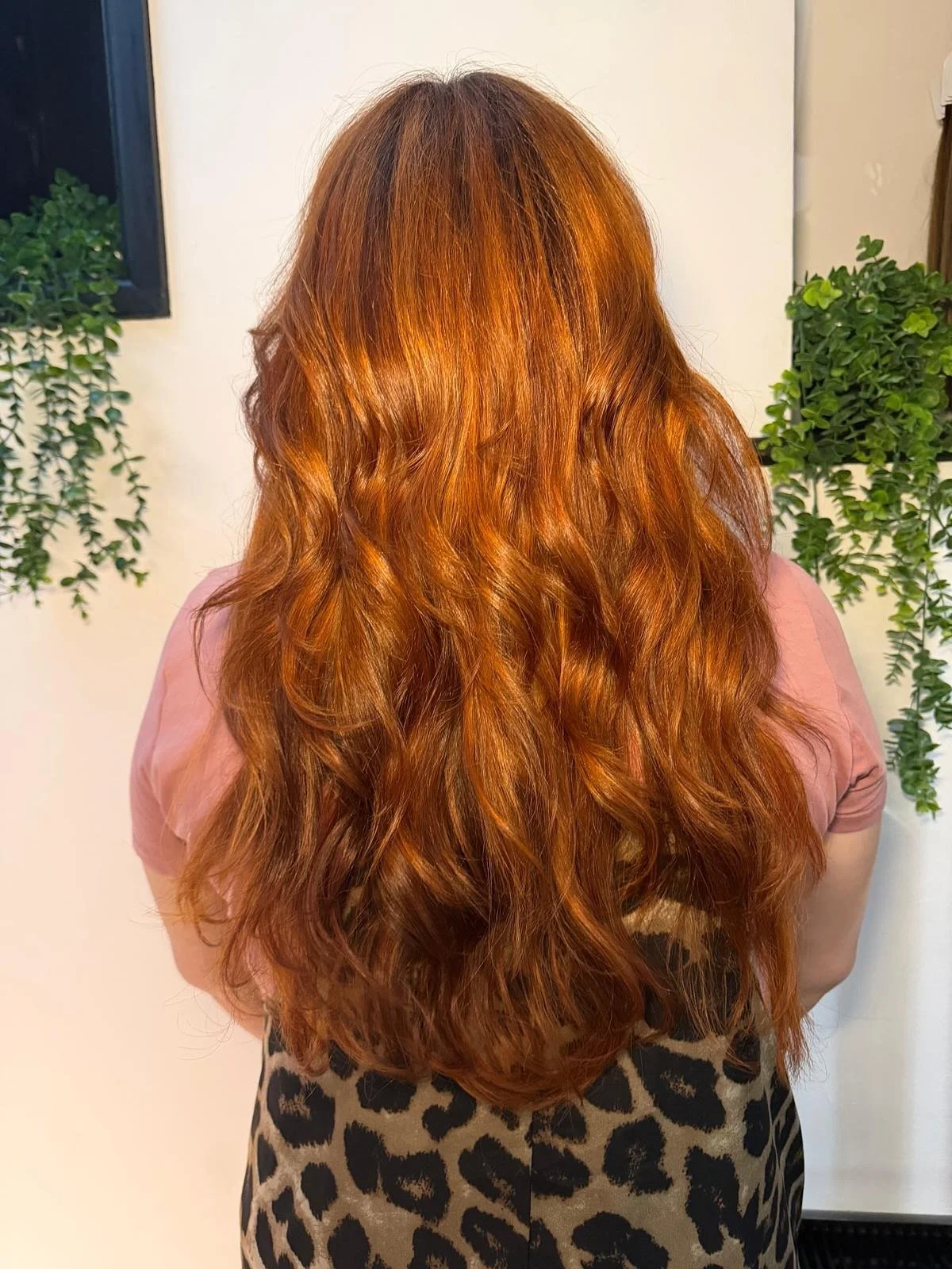 𝐂𝐨𝐥𝐨𝐮𝐫 𝐑𝐞𝐟𝐫𝐞𝐬𝐡 🖤

Beautifully blended tones, renewed shine, and a seamless finish.

A gorgeous colour service from Martyn, enhancing depth and natural movement, leaving our client&rsquo;s hair looking healthy, glossy, and effortlessly f