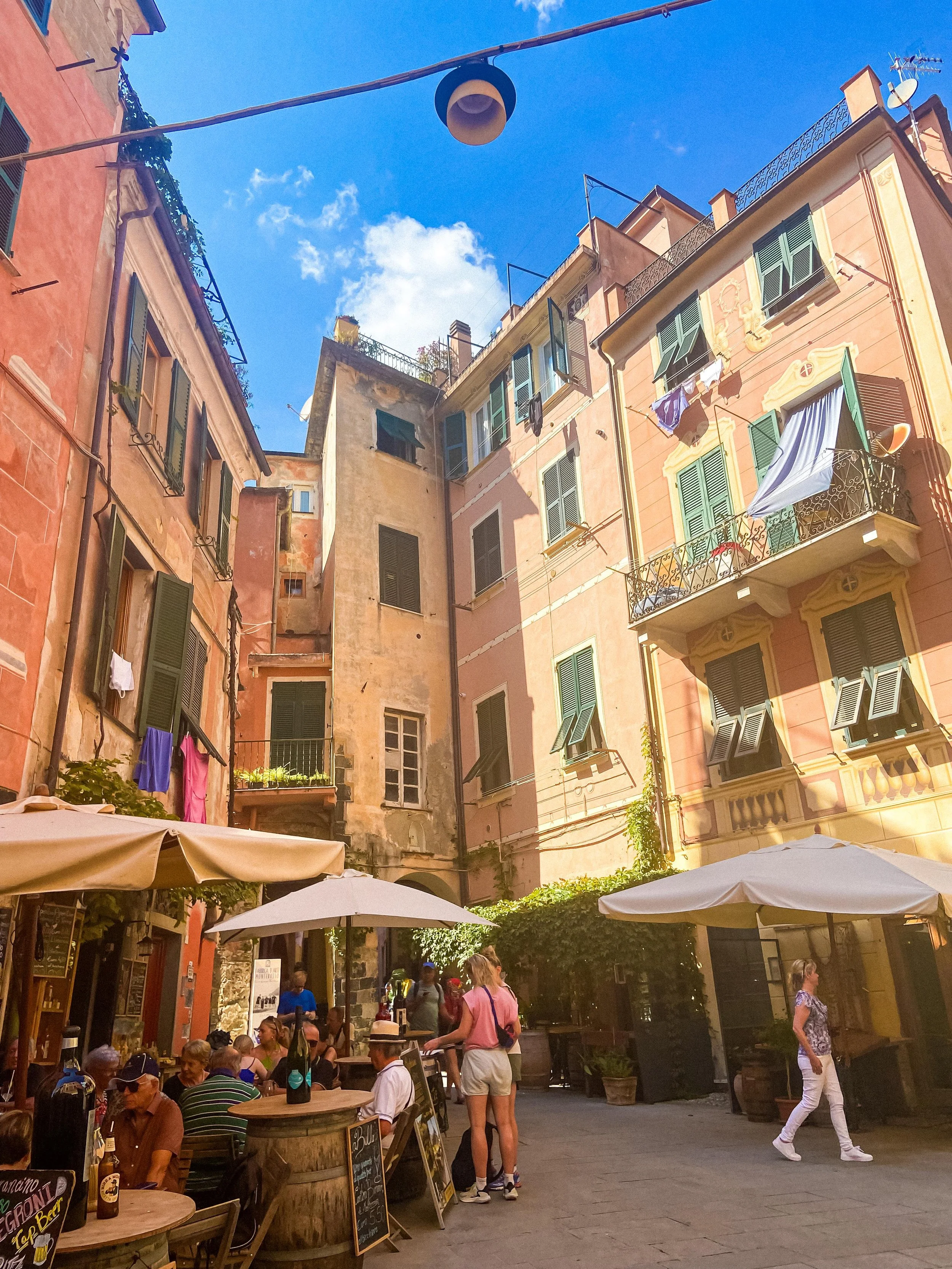 wander-senses-enoteca-da-eliseo-hidden-alley-cinque-terre-italy.jpeg