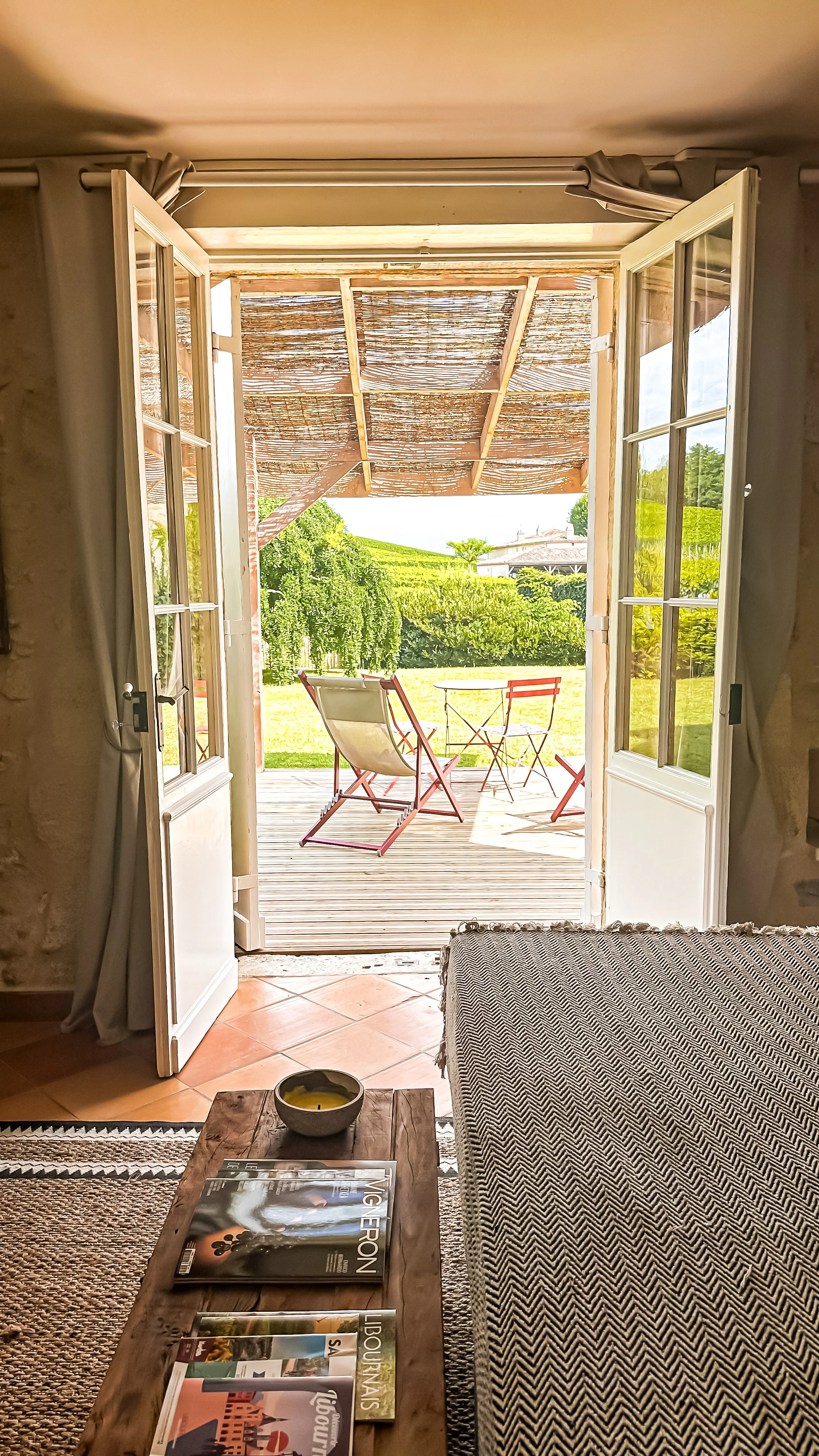 wander-senses-saint-emilion-airbnb-terrace-wine-france.jpg