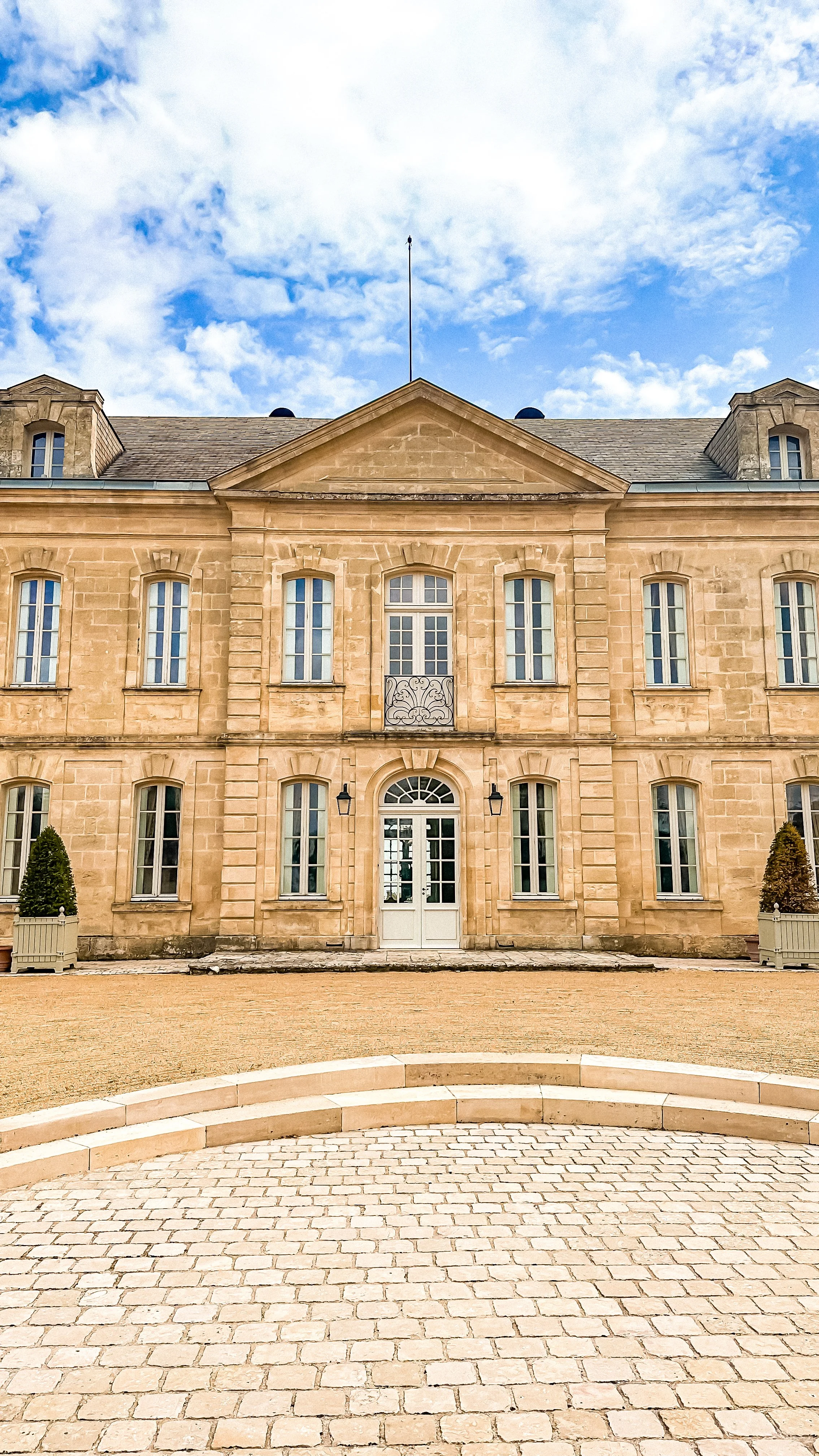 wander-senses-saint-emilion-chateau-soutard-elegant-historic-house.jpg