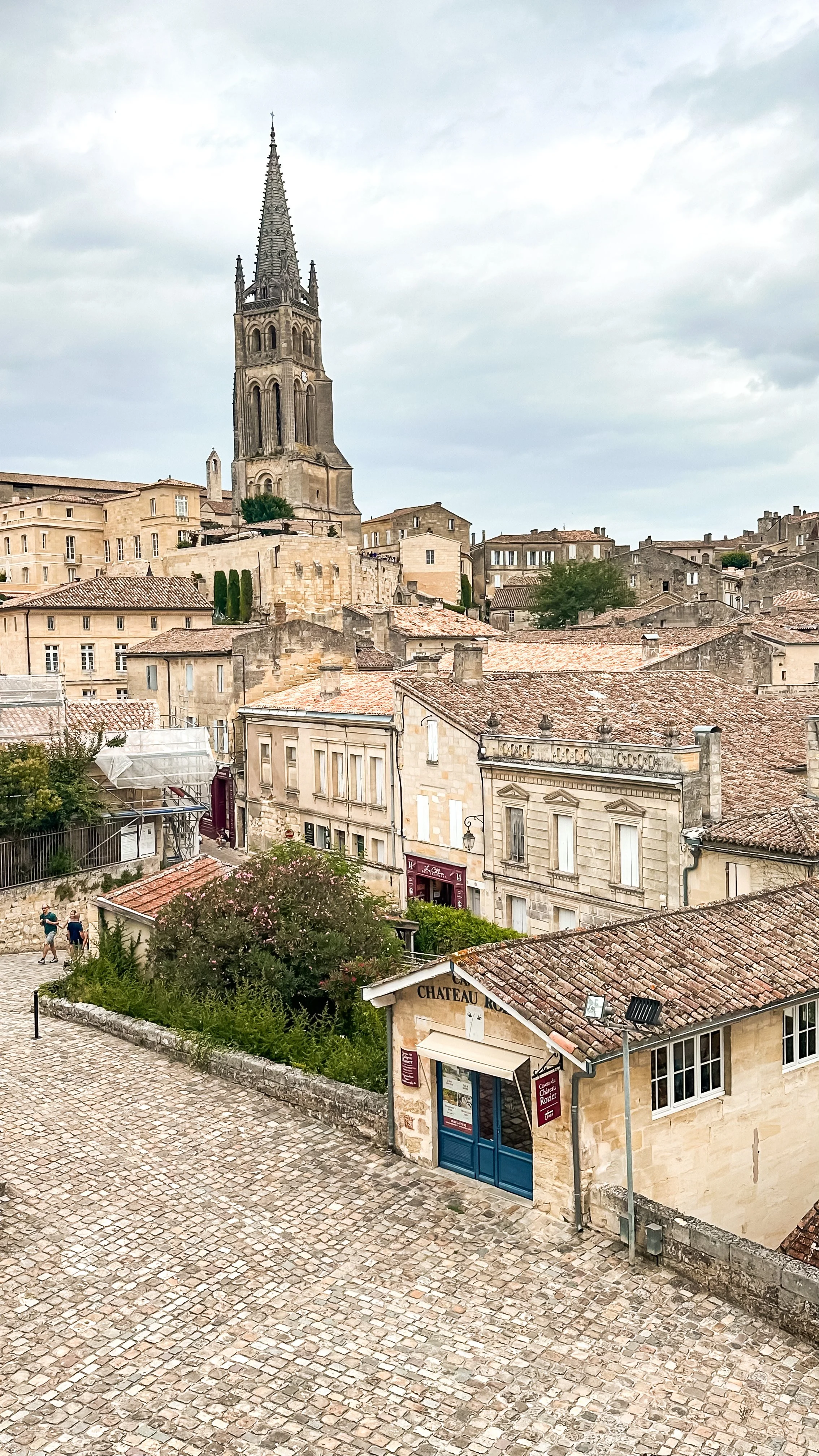wander-senses-saint-emilion-historic-stone-france.jpg