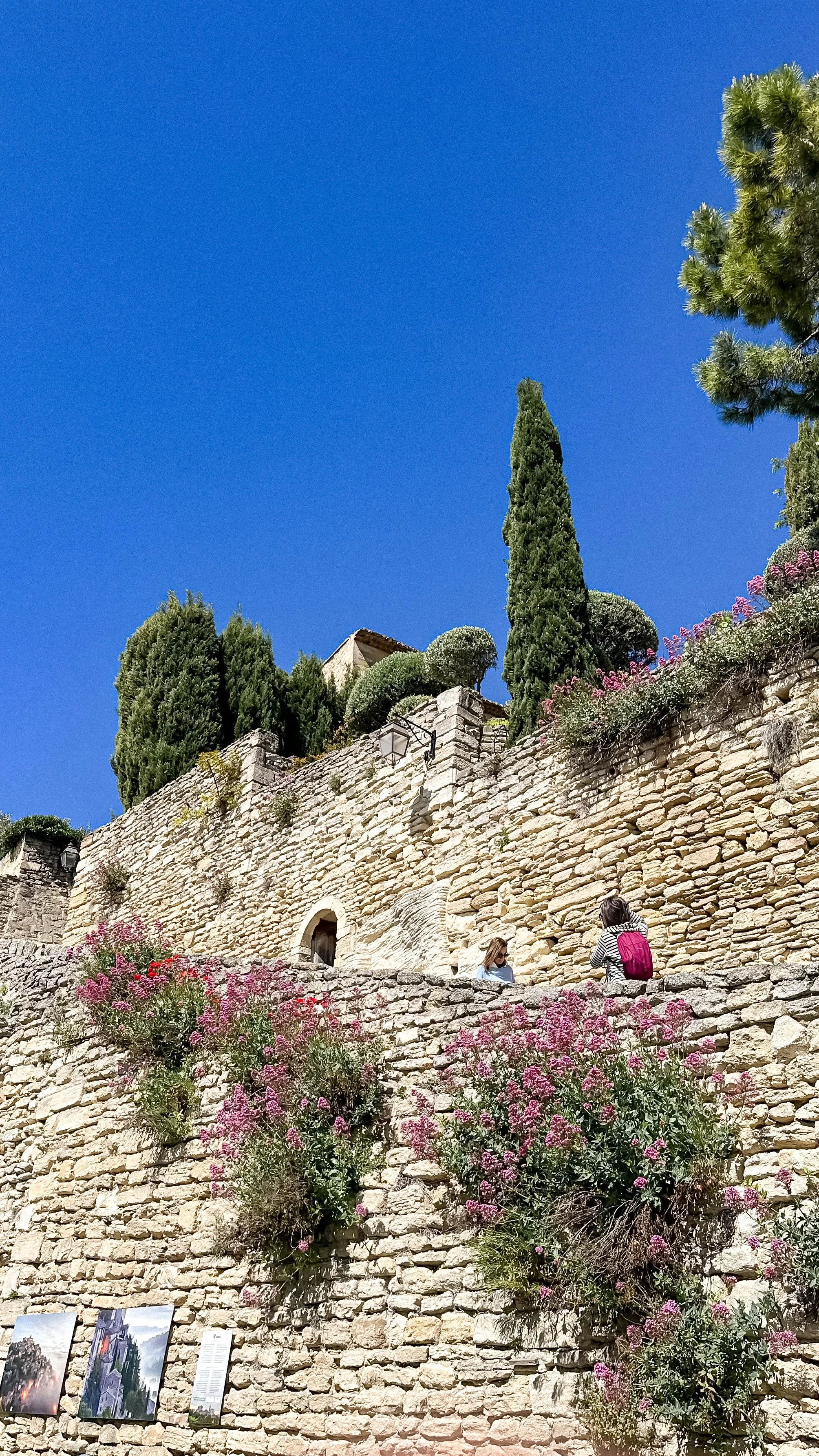 wander-senses-provence-gordes-stone-houses-trees-flowers.jpg