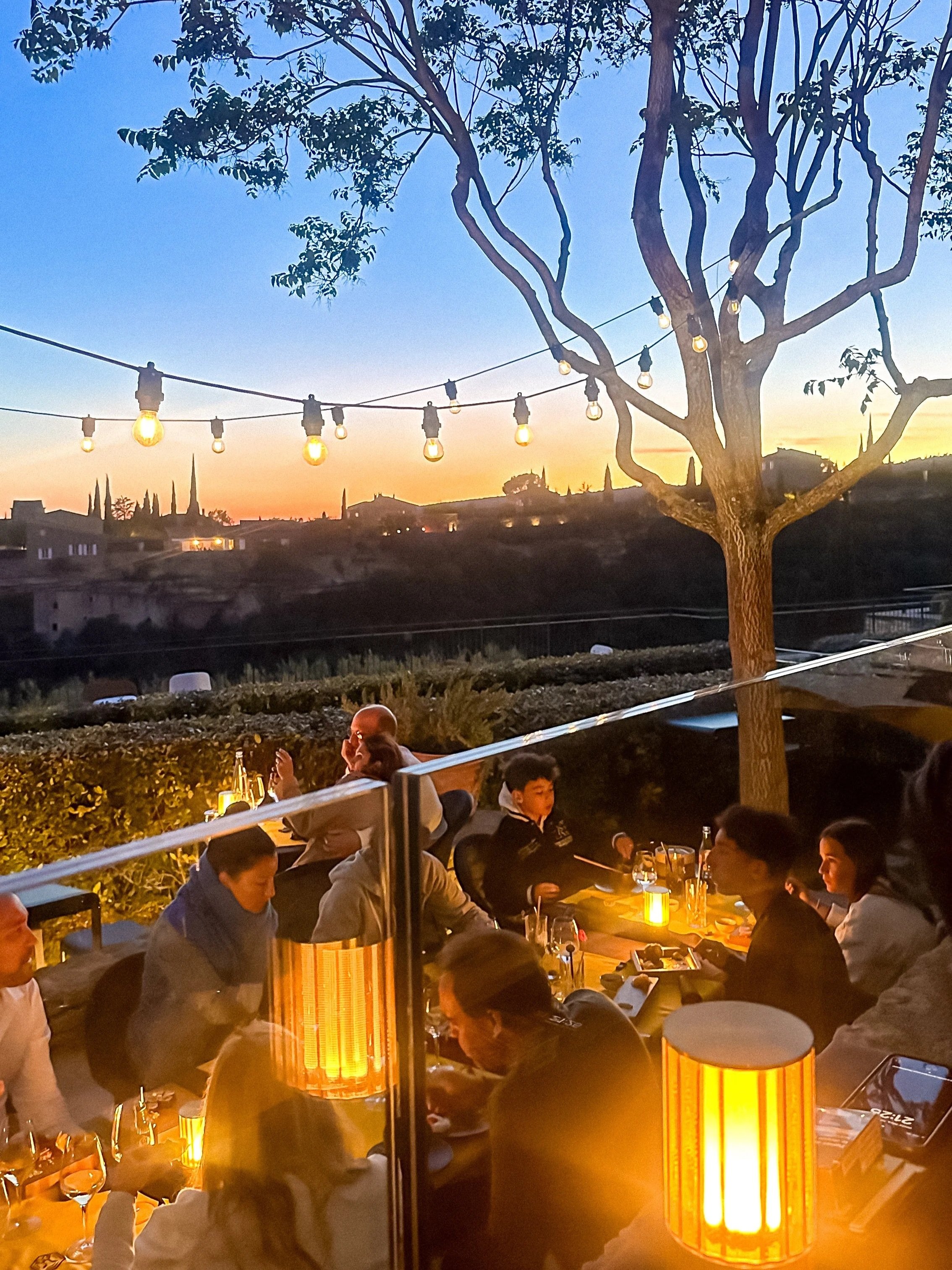 wander-senses-provence-gordes-tigrr-restaurant-night-candlelight.jpg