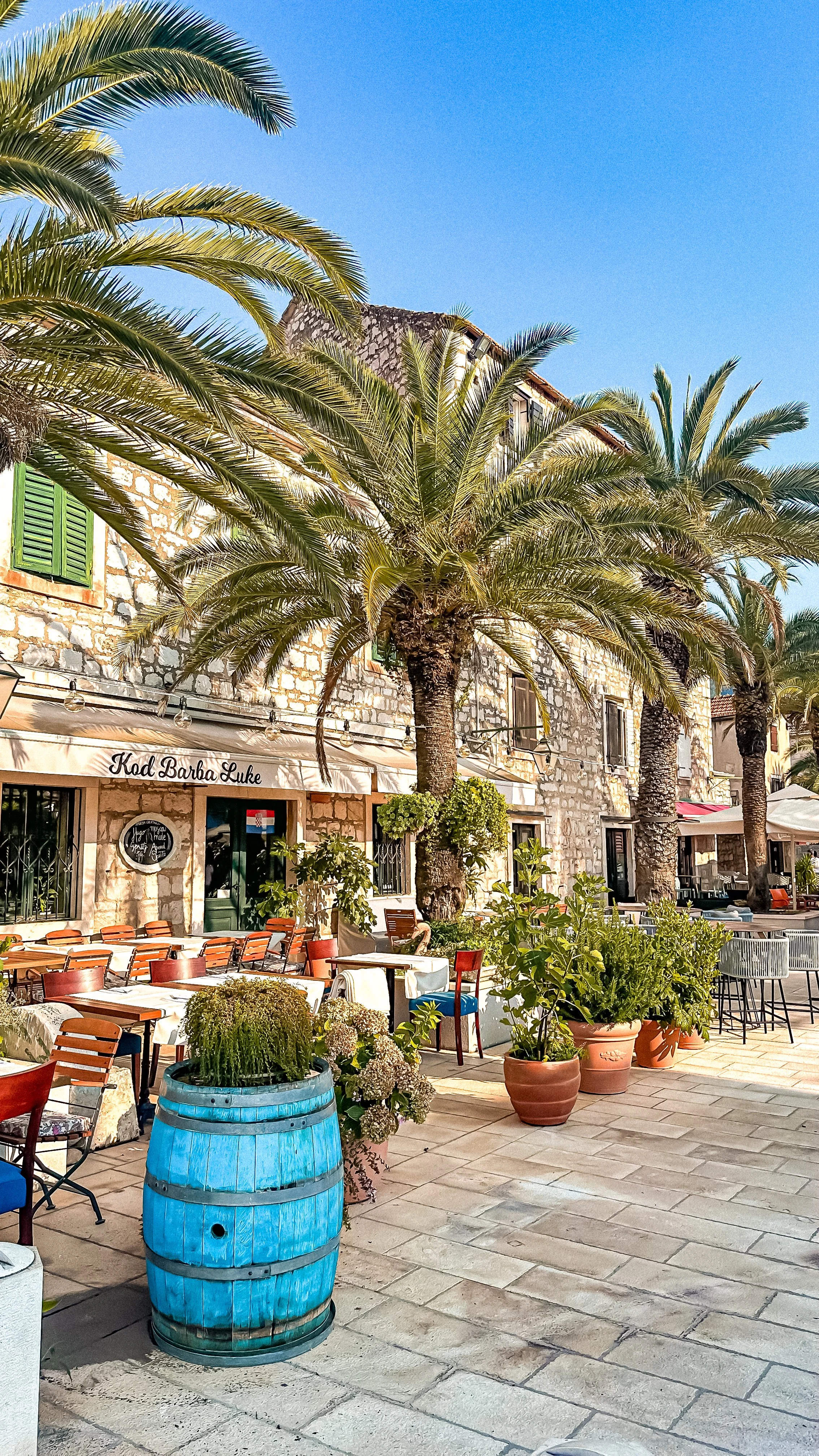 wander-senses-stari-grad-stone-houses-bar-with-blur-barrel.JPG