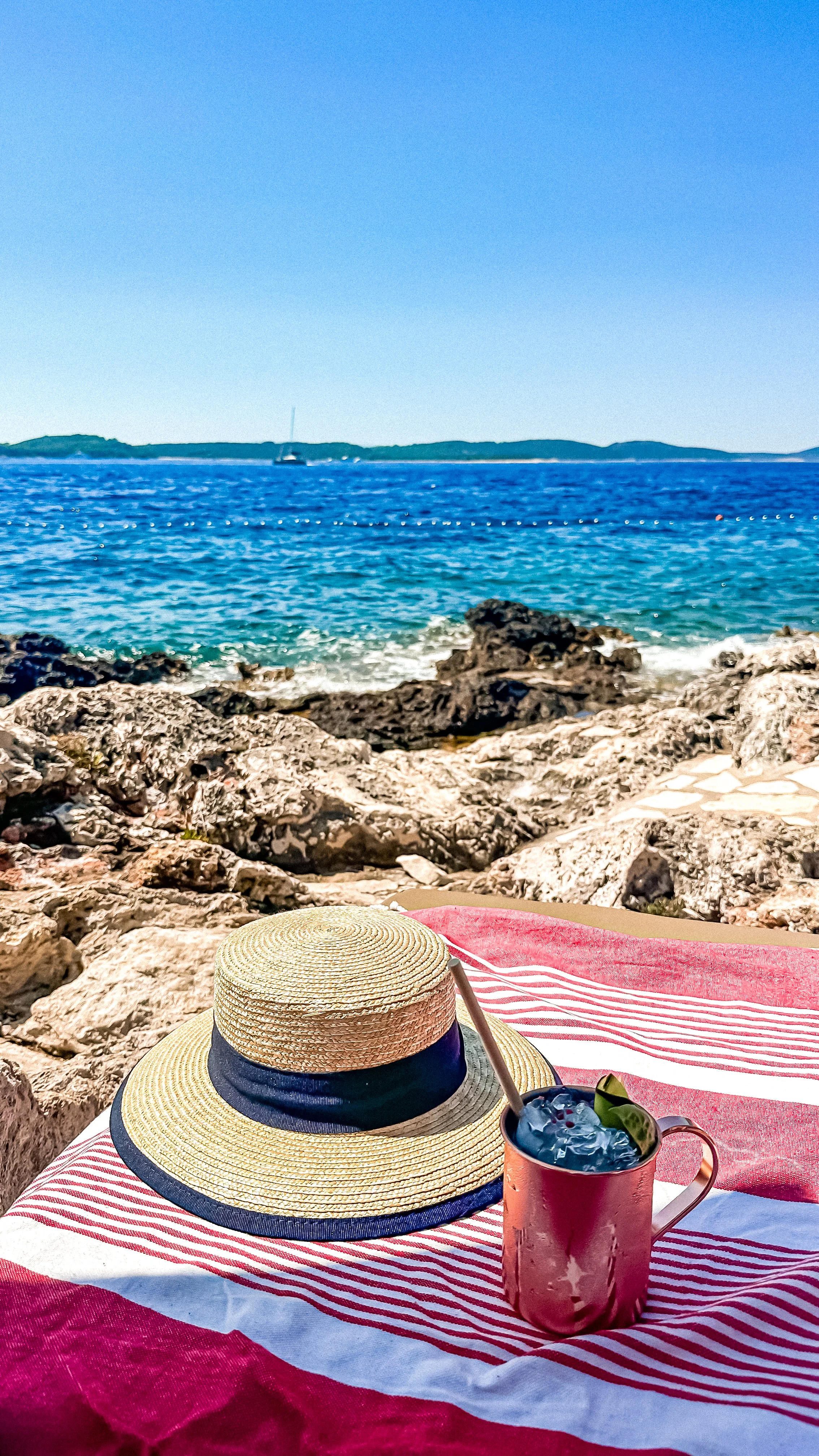 wander-senses-hvar-cocktail-moscow-mule-falko-beach-bar-croatia.JPG