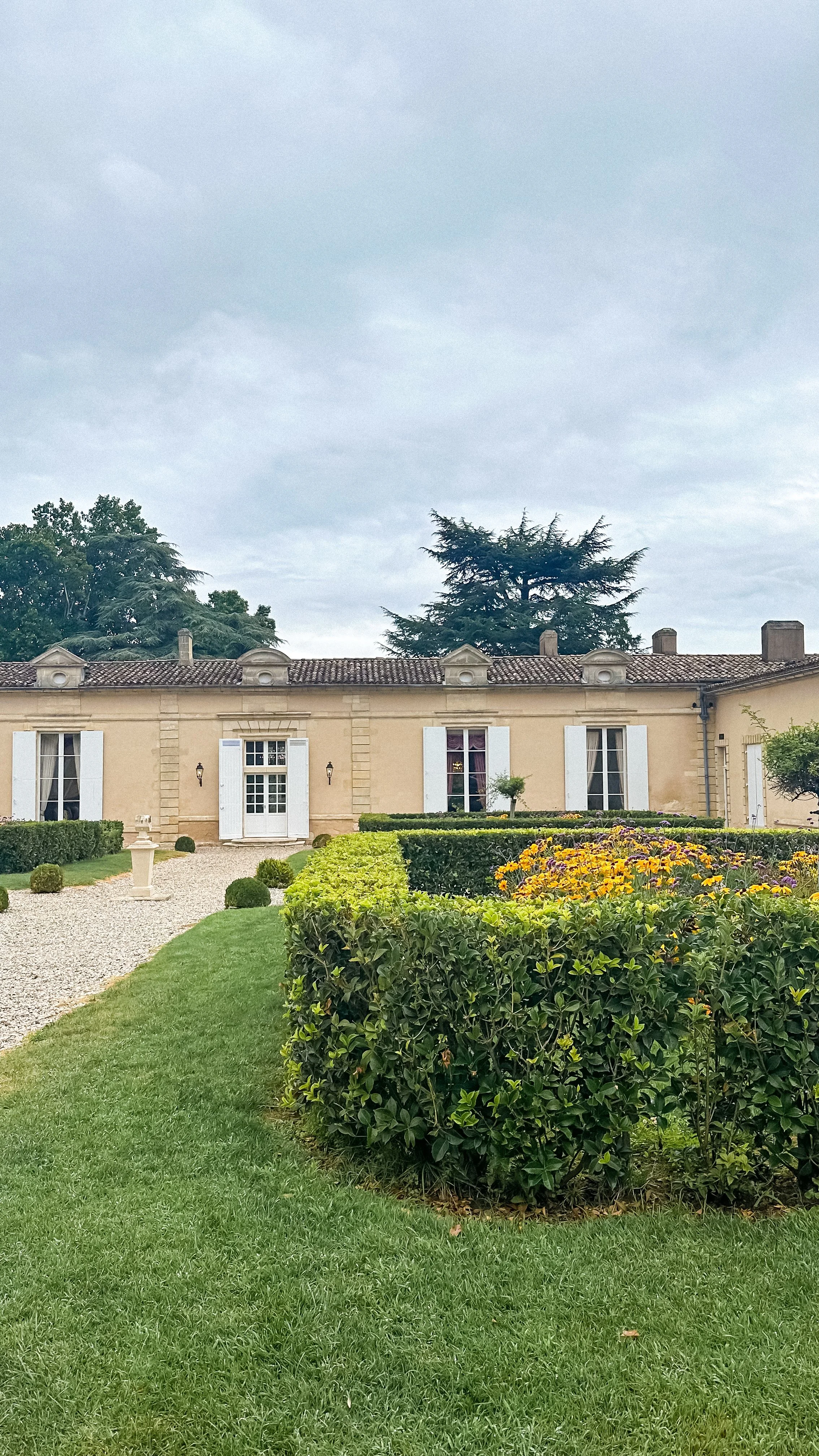 wandersenses-chateau-fombrauge-exterior-garden-saint-emilion-france.JPG