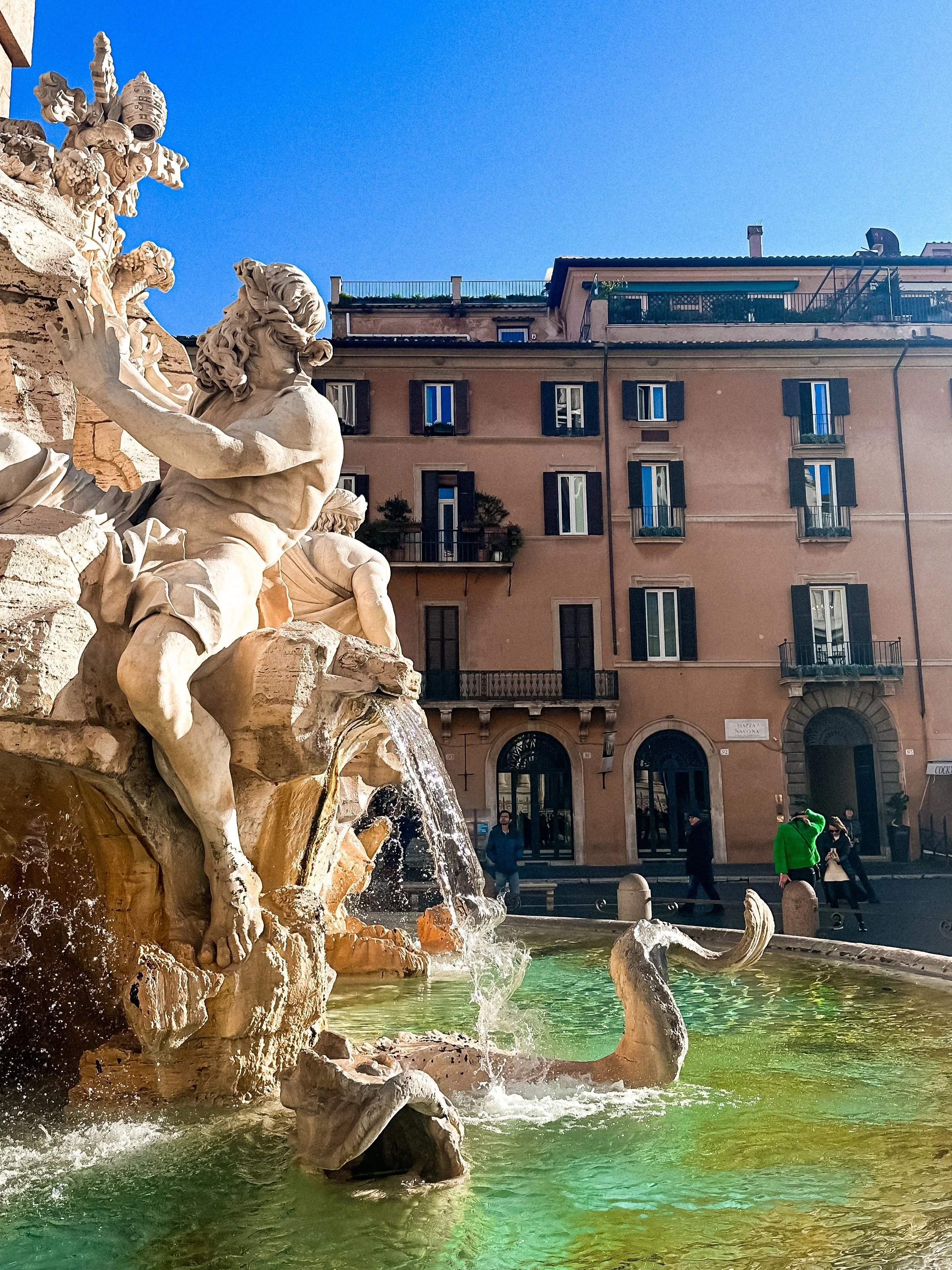 wander-senses-rome-travel-guide-neptune-fontain.jpg
