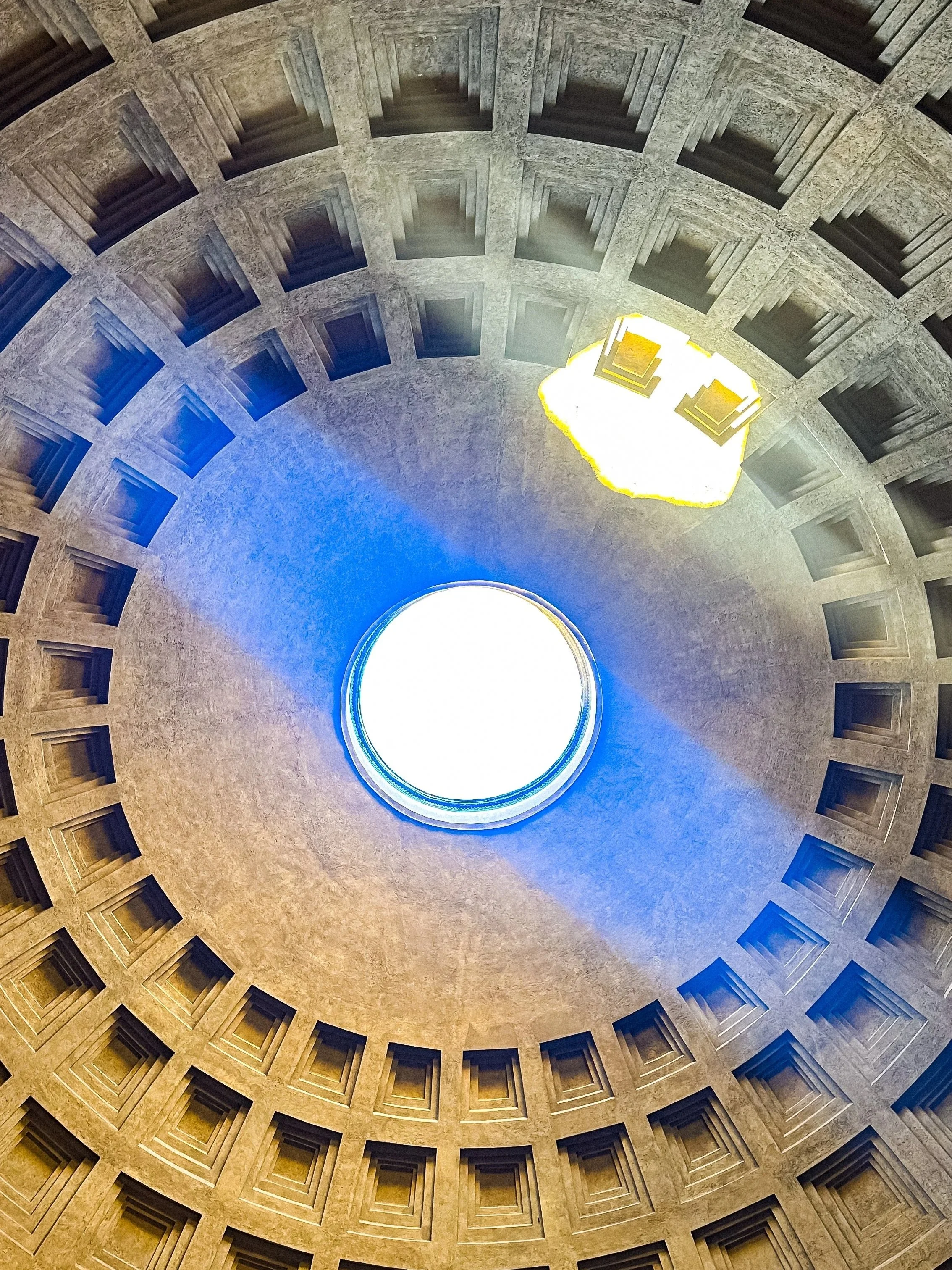 wander-senses-rome-travel-guide-pantheon-interior.jpg