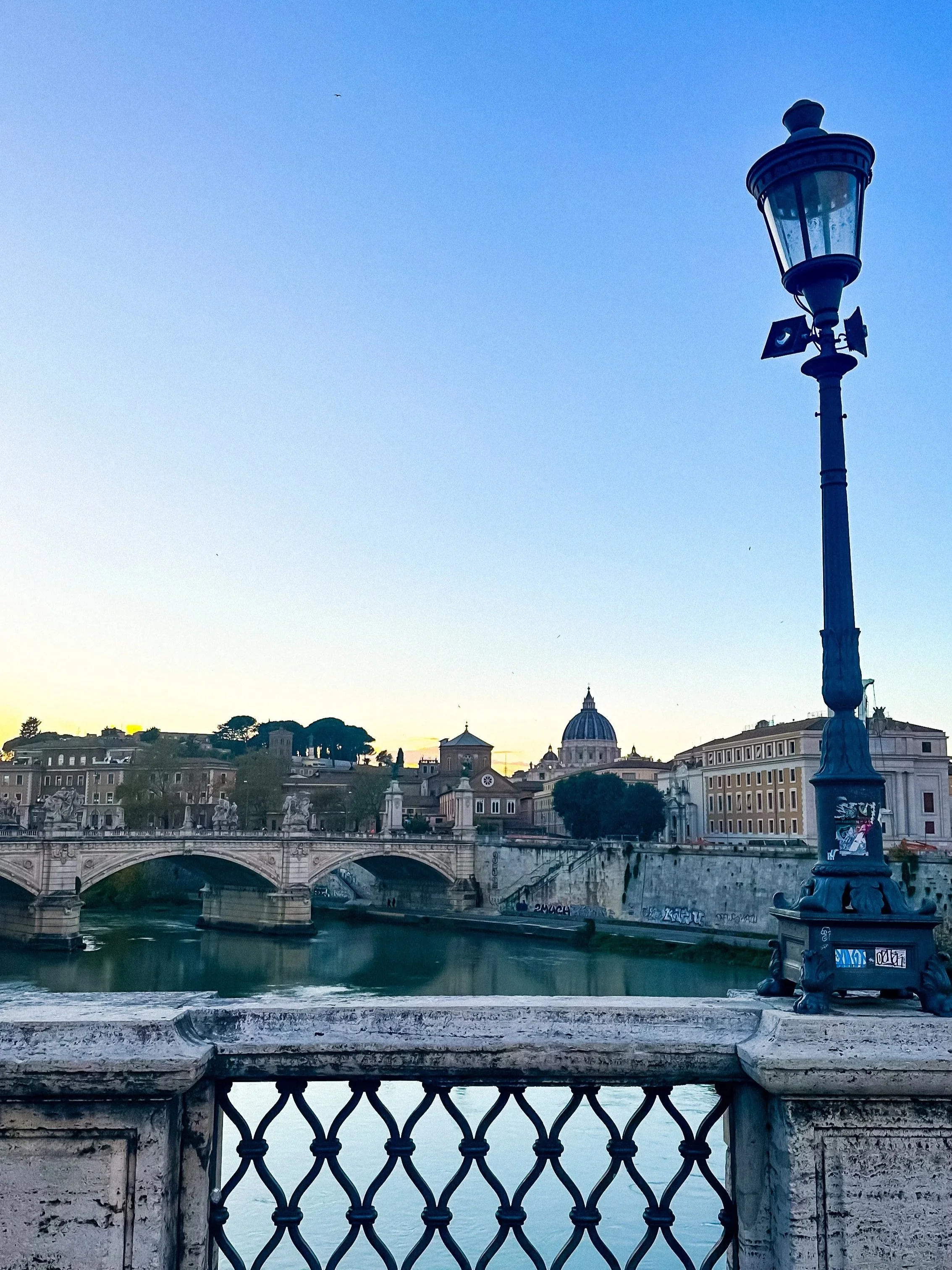 wander-senses-rome-travel-guide-castel-sant-angelo-bridge-view-night.jpg