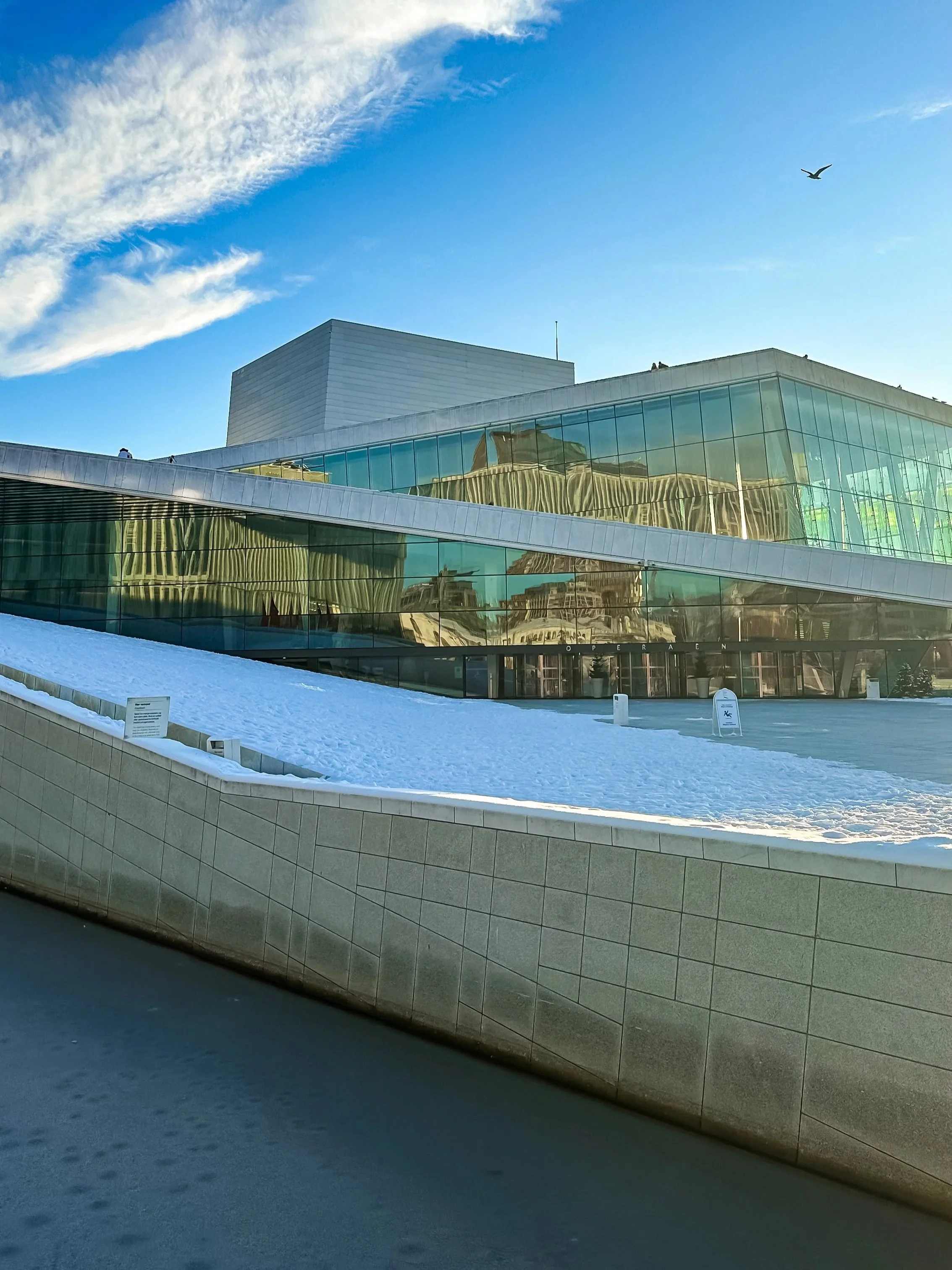 wander-senses-norway-oslo-guide-opera-house-exterior-building-of-glass.jpg