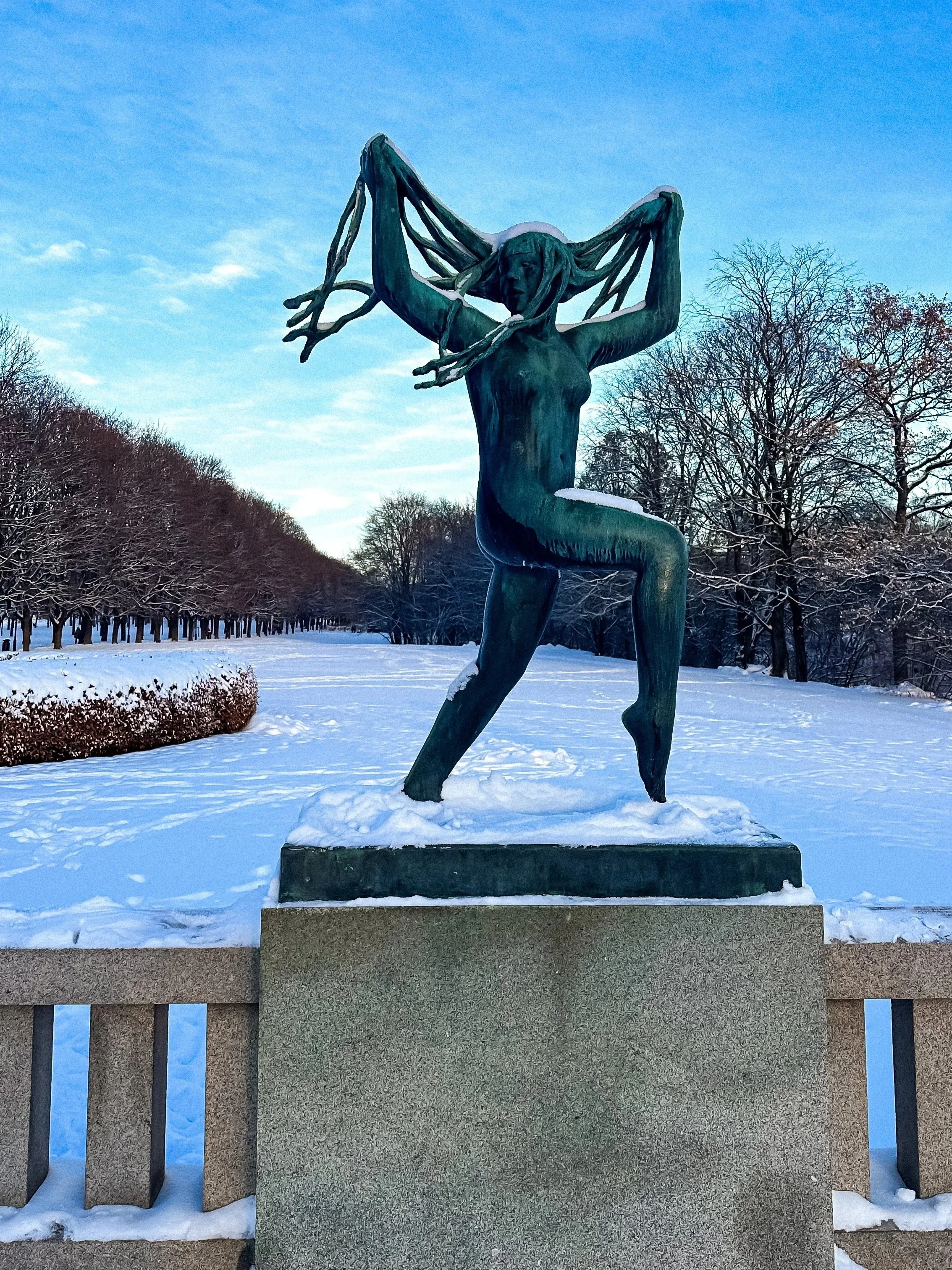 wander-senses-norway-oslo-guide-vigeland-park-woman-sculpture-with-snow.jpg