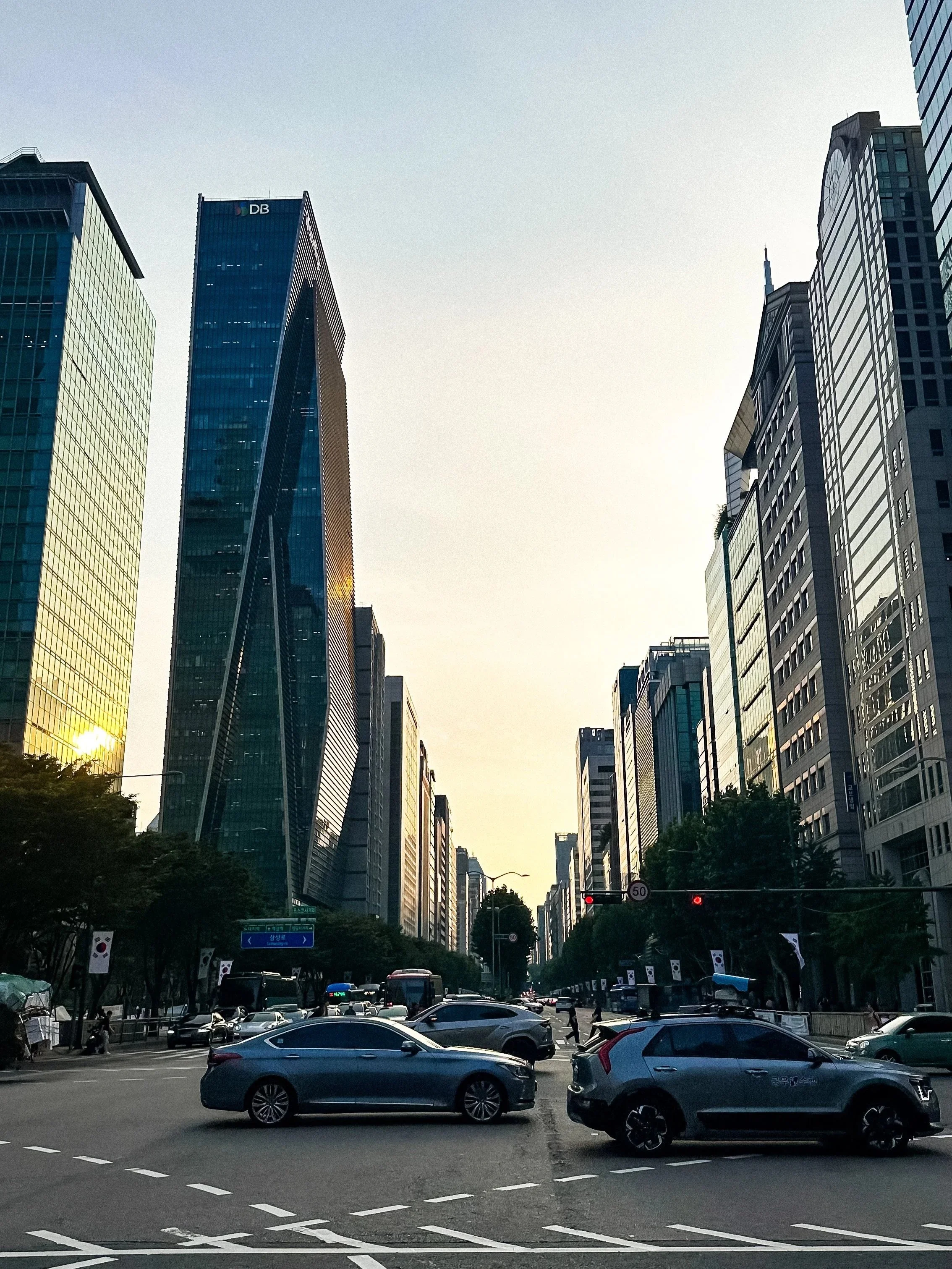wander-senses-gangnam-neighborhood-seoul-south-korea.jpg