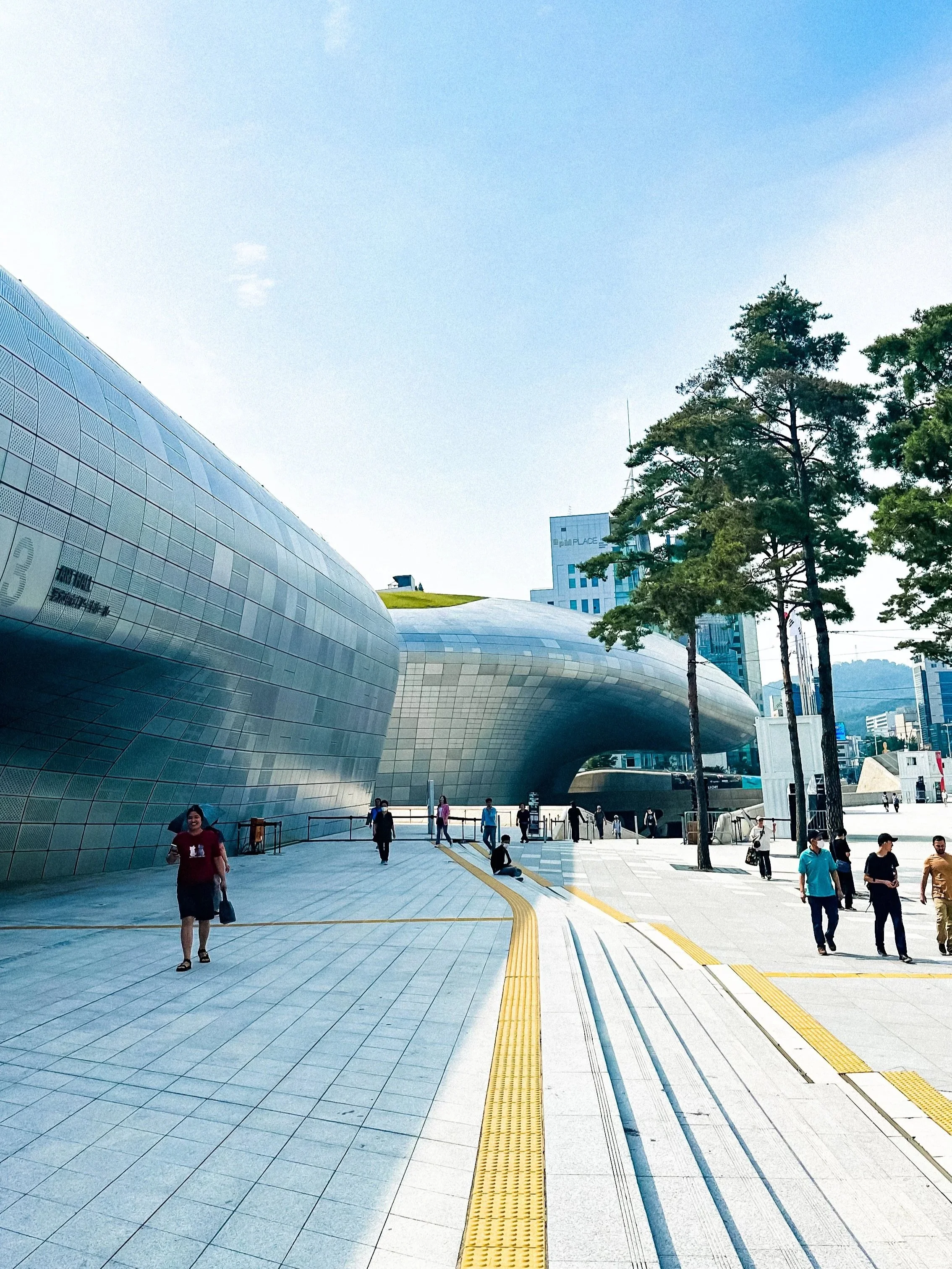 wander-senses-Dongdaemun-Design-Plaza-zaha-hadid-seoul-south-korea.jpg