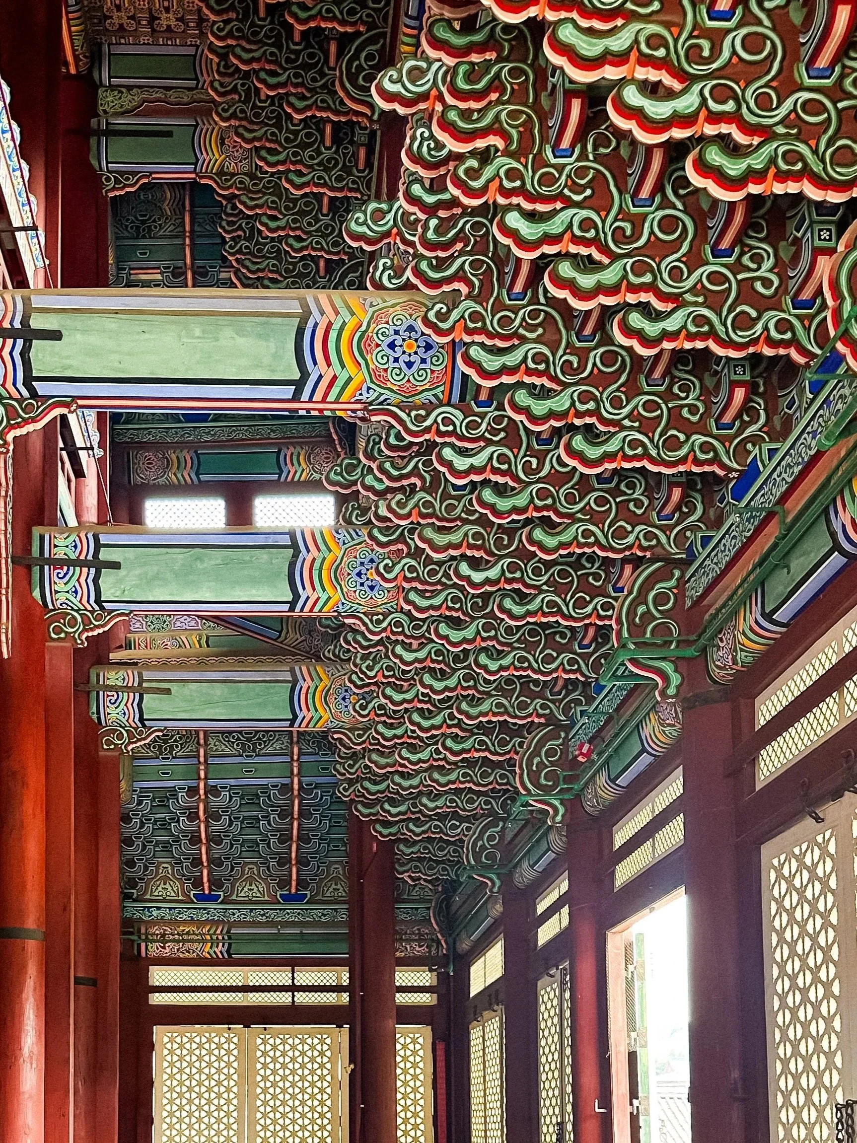 wander-senses-Gyeongbokgung-Palace-interiors-details-south-korea.jpg