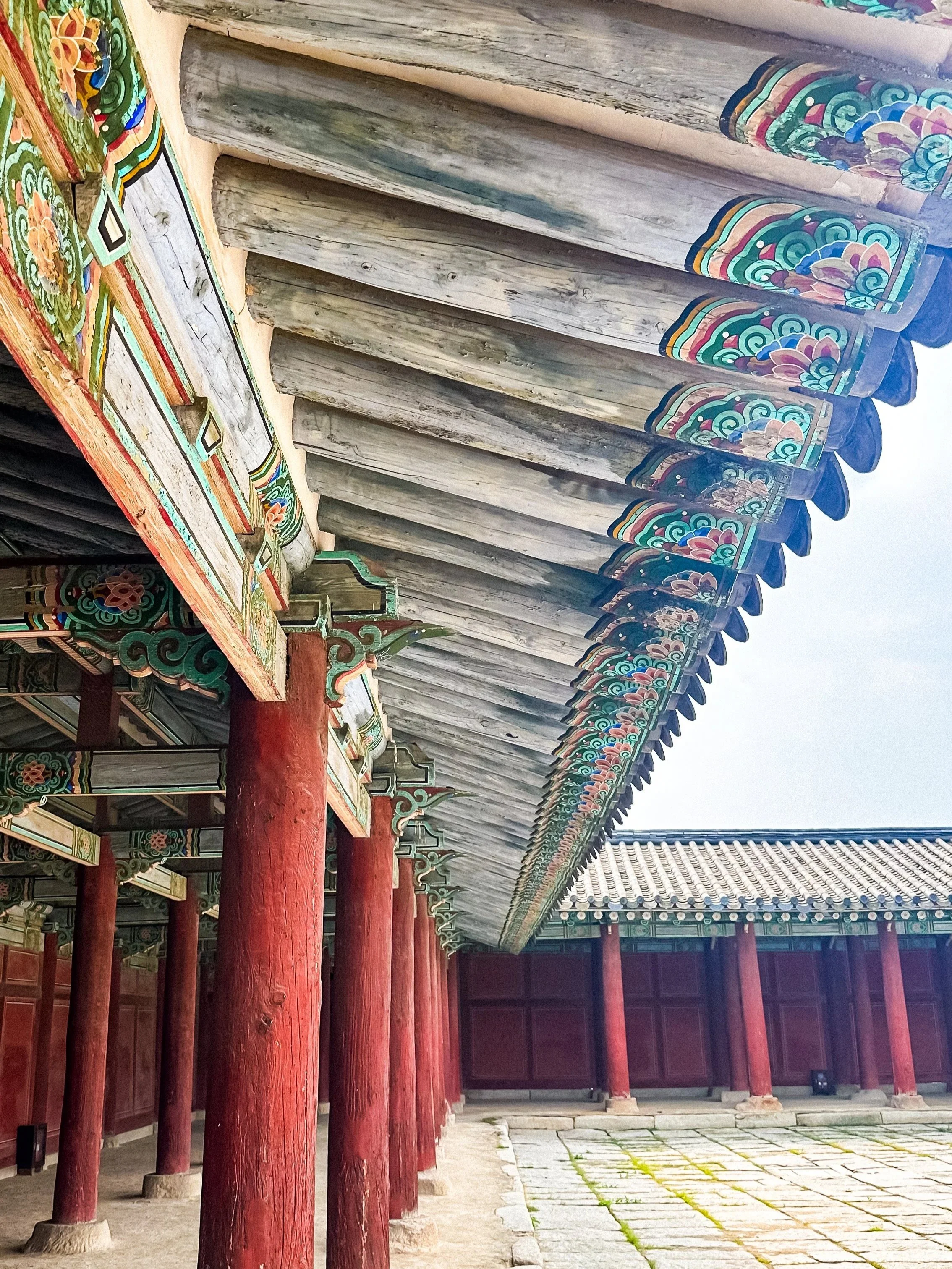 wander-senses-Changdeokgung-Palace-roof-details-seoul-south-korea.jpg