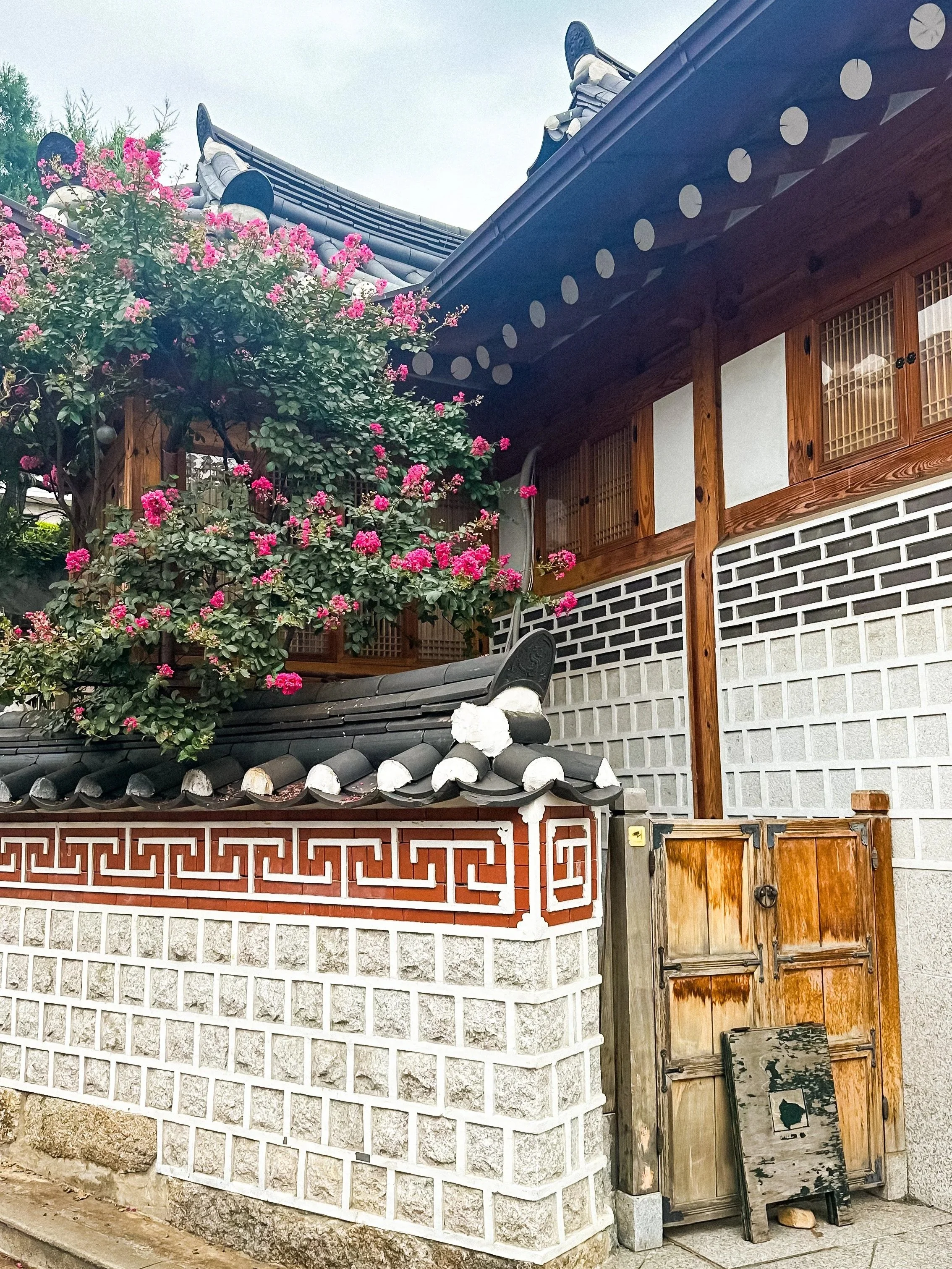 wander-senses-Bukchon-Hanok-Village-houses-seoul-south-korea.jpg
