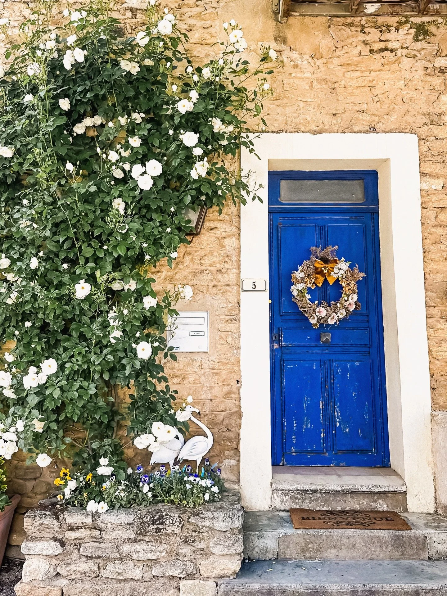 Provence is about a way of living. Days start slow, with sunlight already warming the stone walls. Markets filled with fresh produce, simple ingredients that somehow taste better here. Long lunches that turn into afternoons, a glass of wine that last