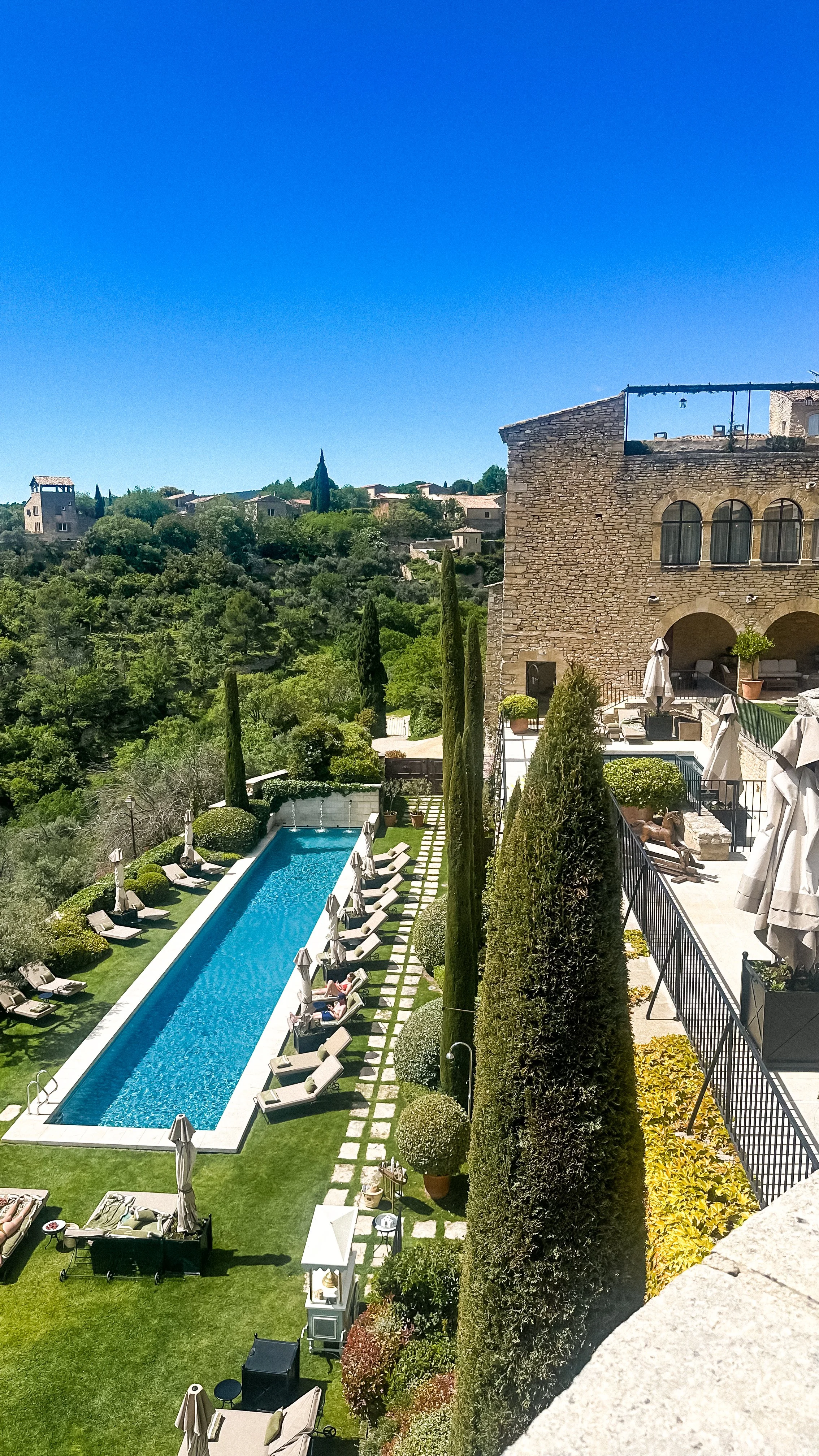 wander-senses-gordes-village-provence-les-airelles-bastide-swimming-pool.jpg
