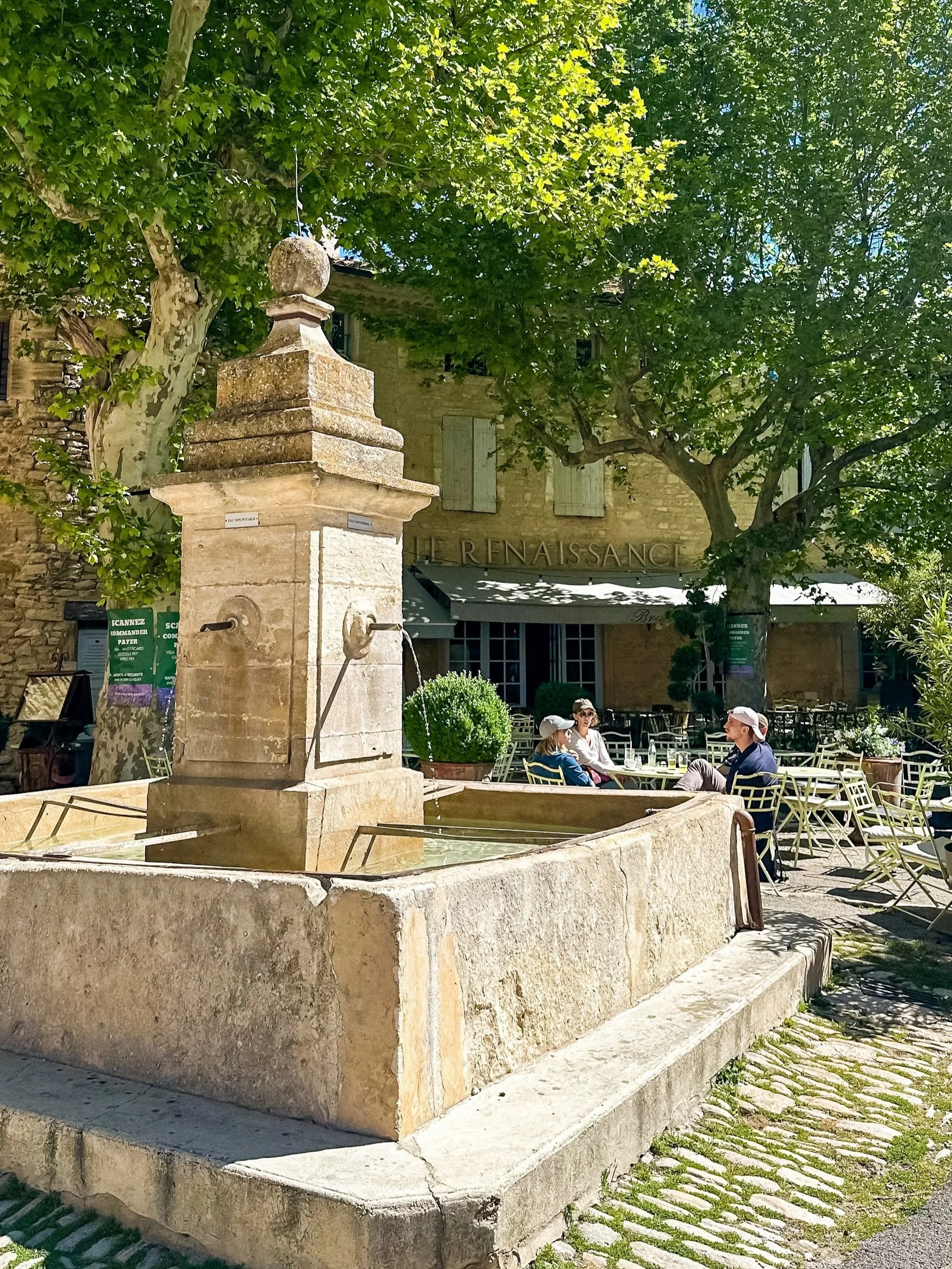 wander-senses-gordes-village-provence-typical-stone-houses-france.jpg