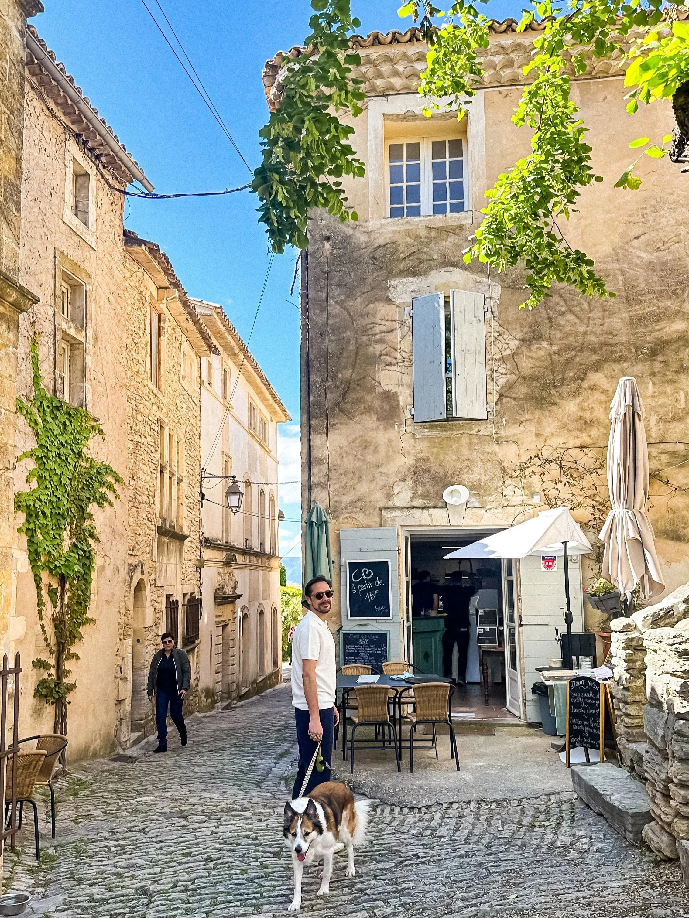 wander-senses-gordes-village-provence-typical-stone-houses-france.jpg
